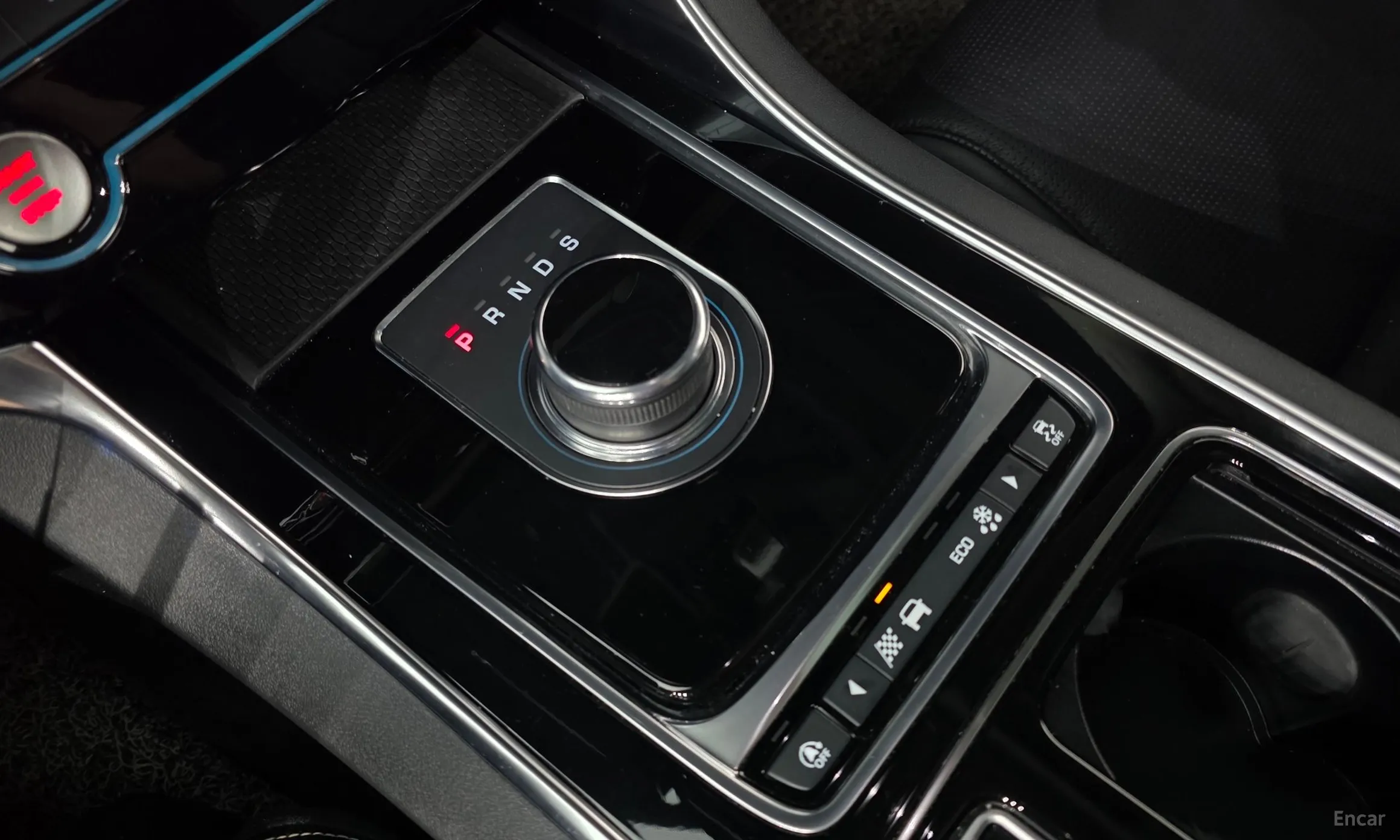 Jaguar XE превью 9