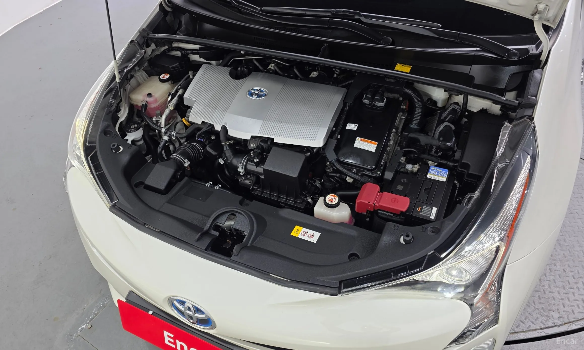 Toyota Prius 4th Generation превью 6
