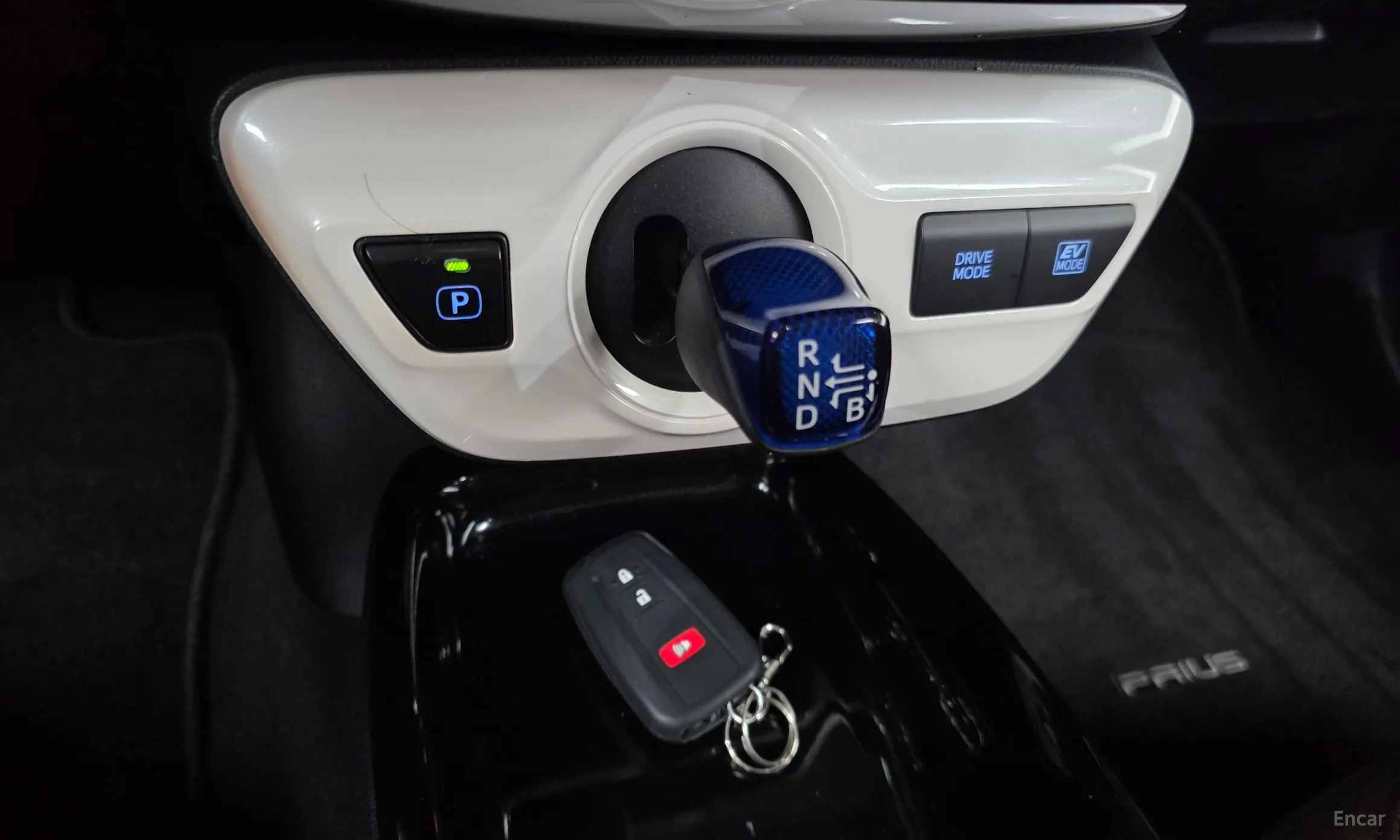 Toyota Prius 4th Generation превью 9