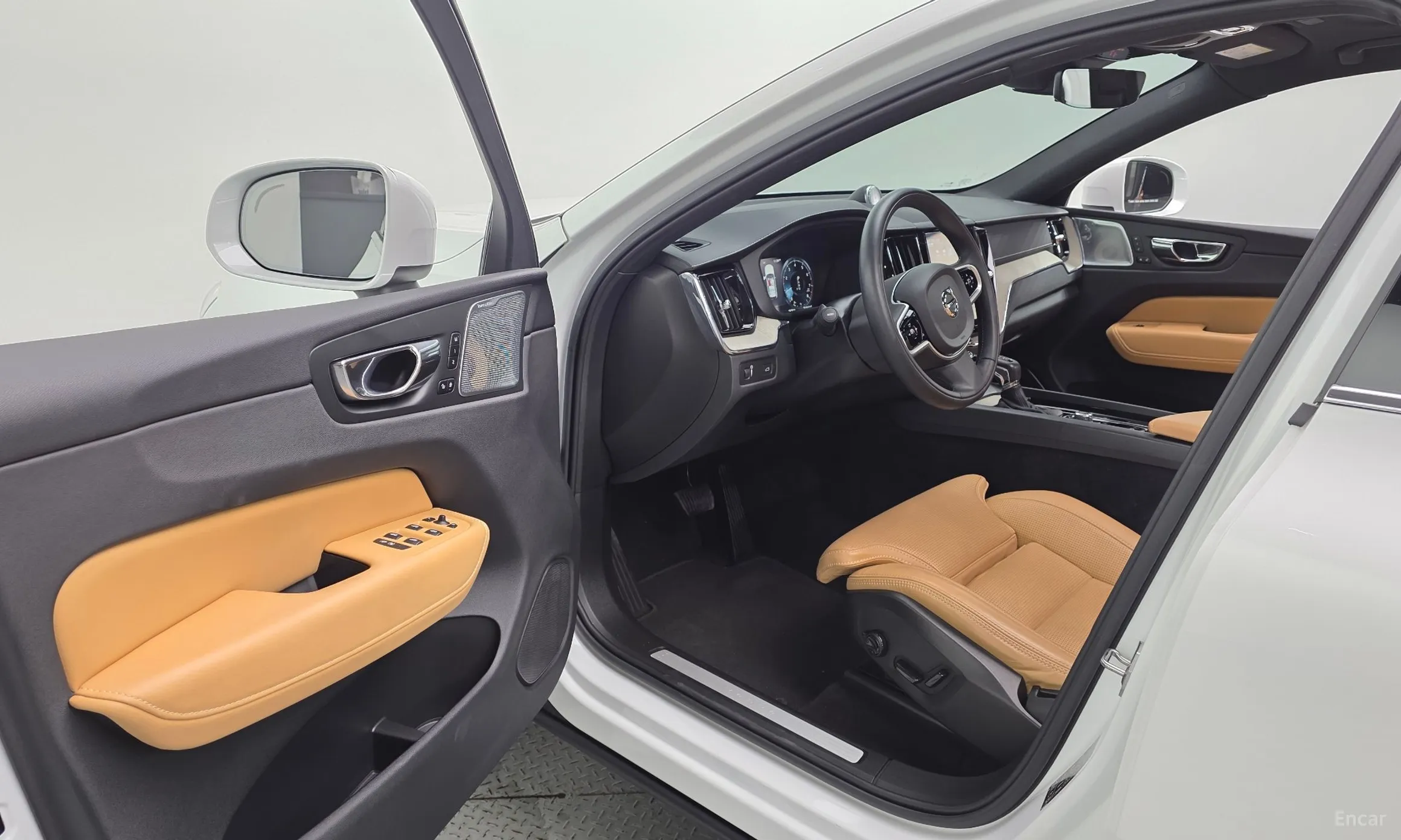 Volvo XC60 Gen 2 превью 10