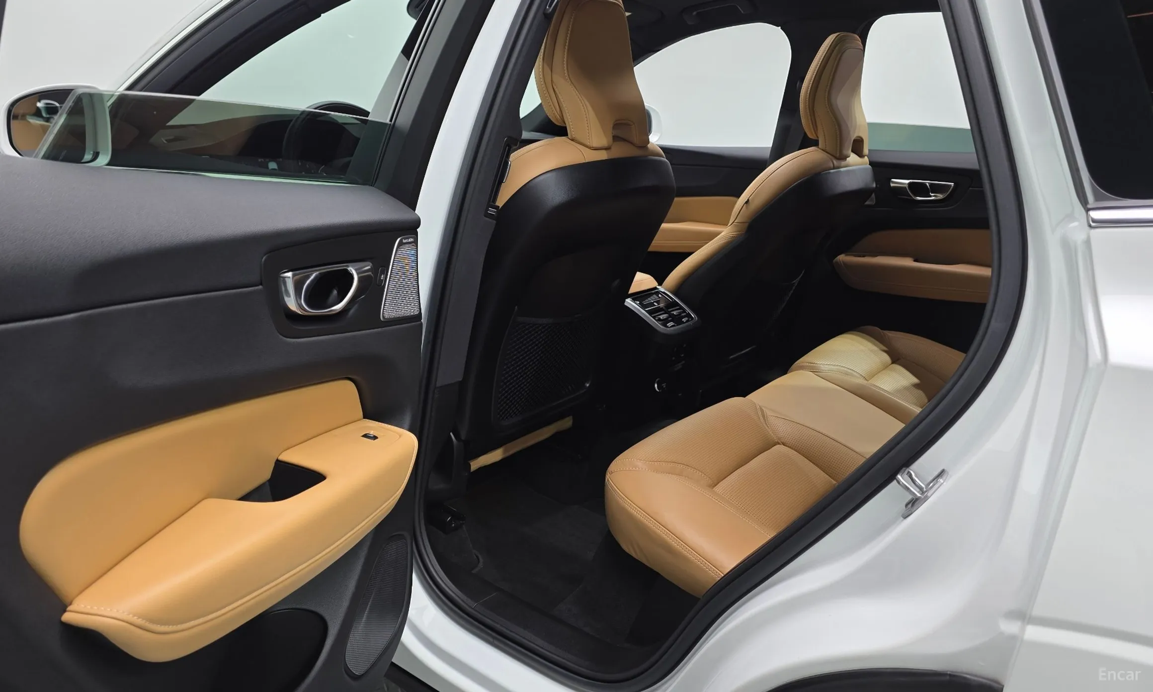 Volvo XC60 Gen 2 превью 12
