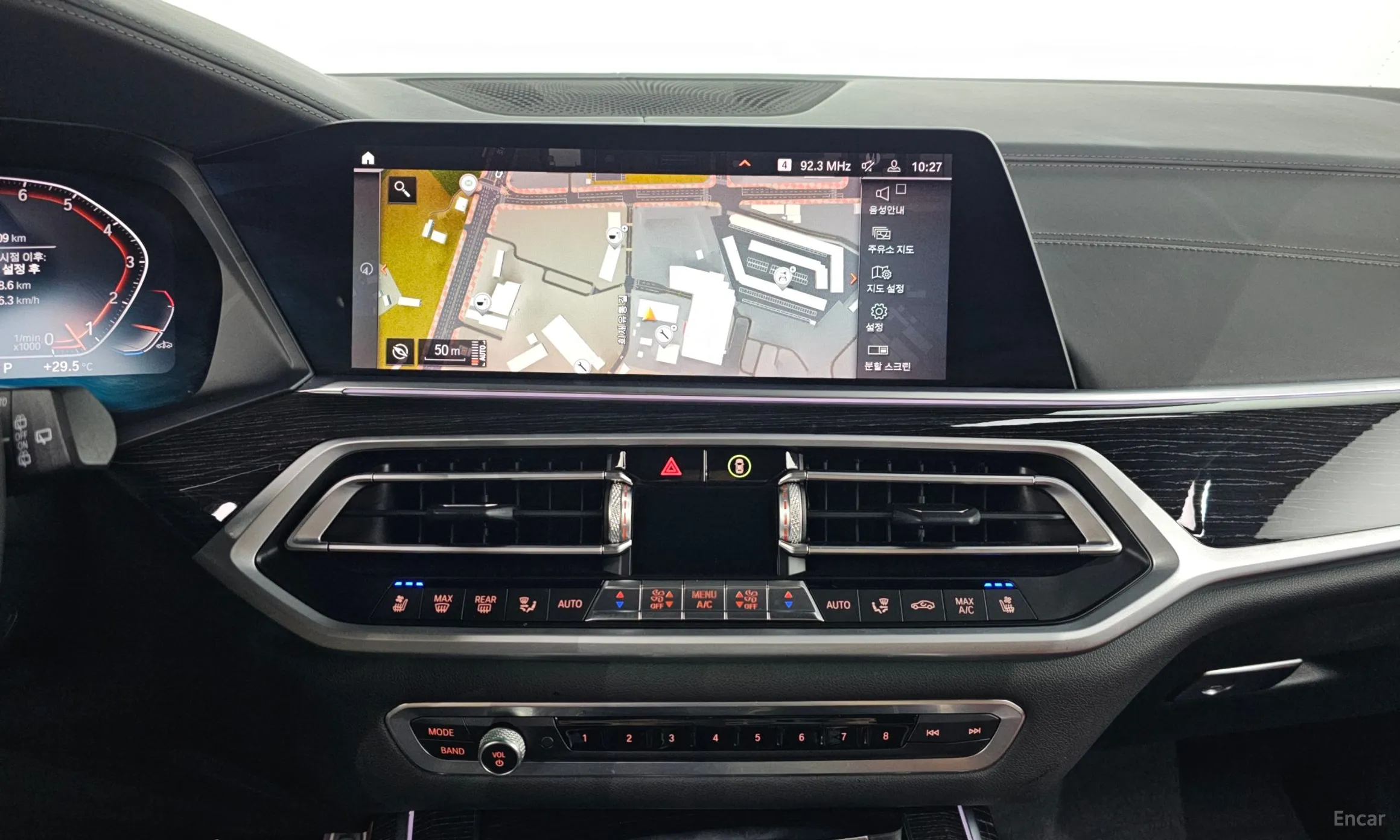 BMW X7 (G07) превью 14