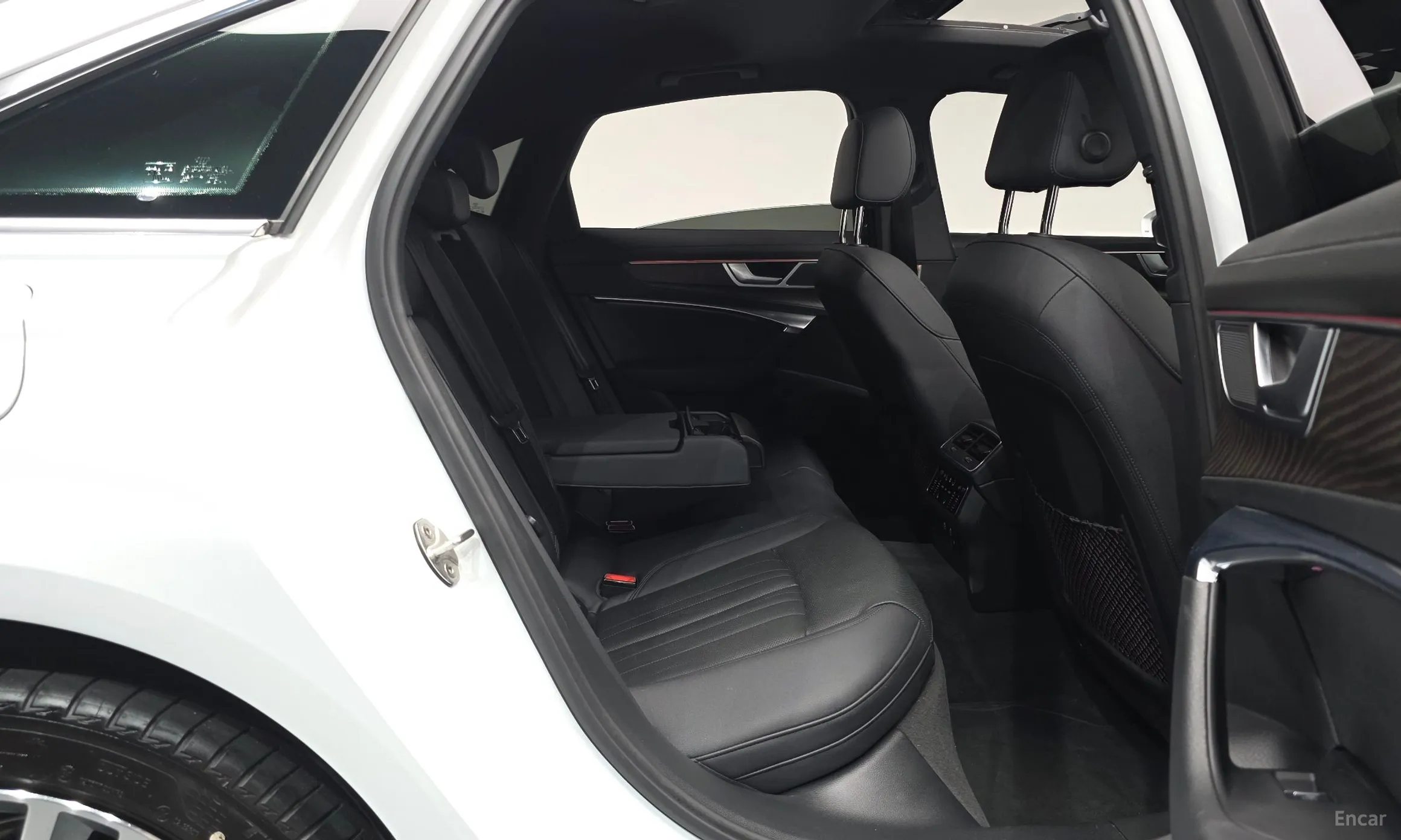Audi A6 (C8) превью 11