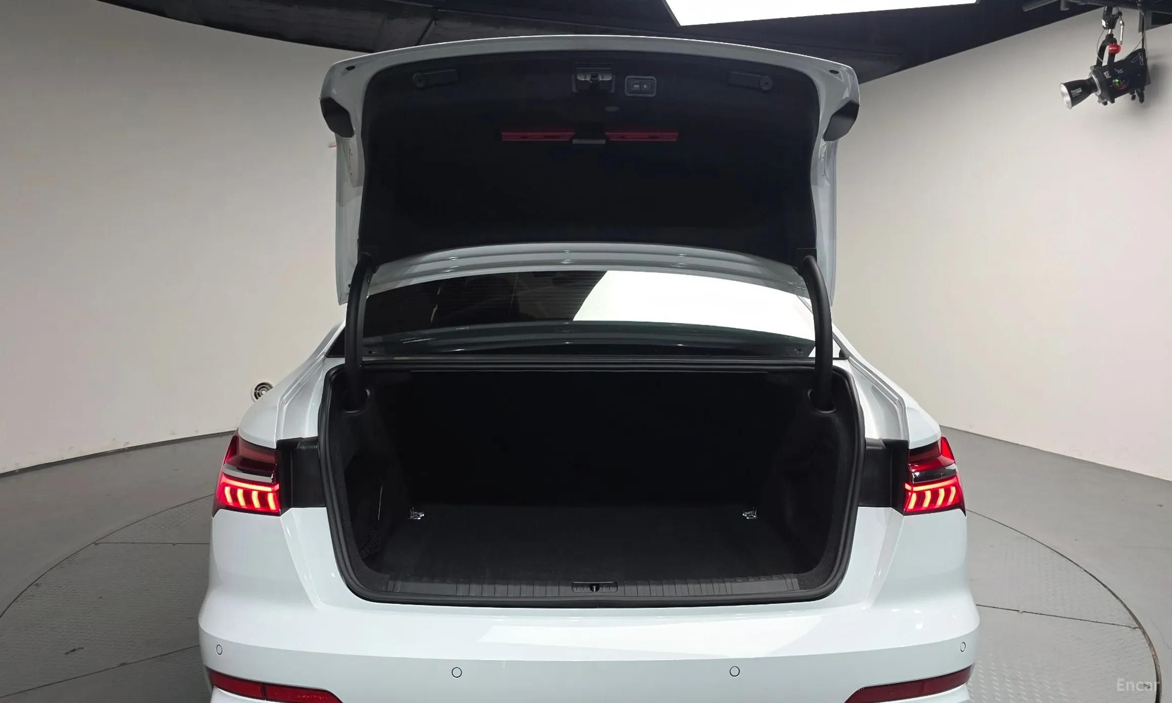 Audi A6 (C8) превью 20