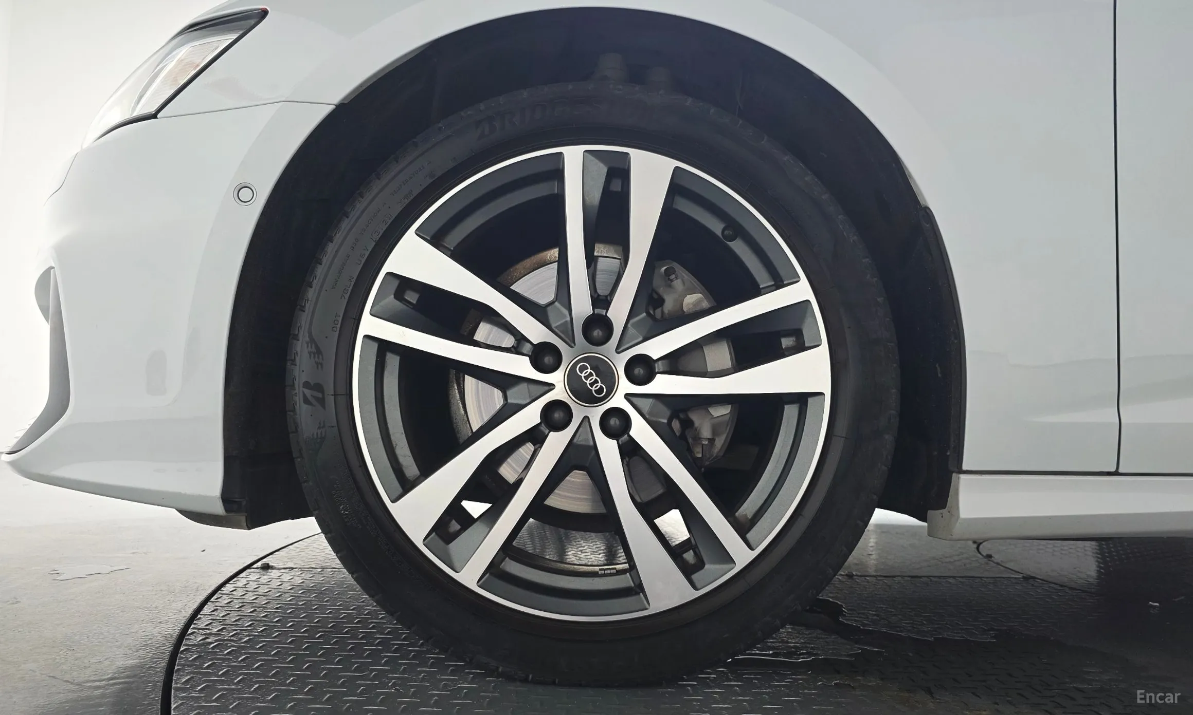Audi A6 (C8) превью 5