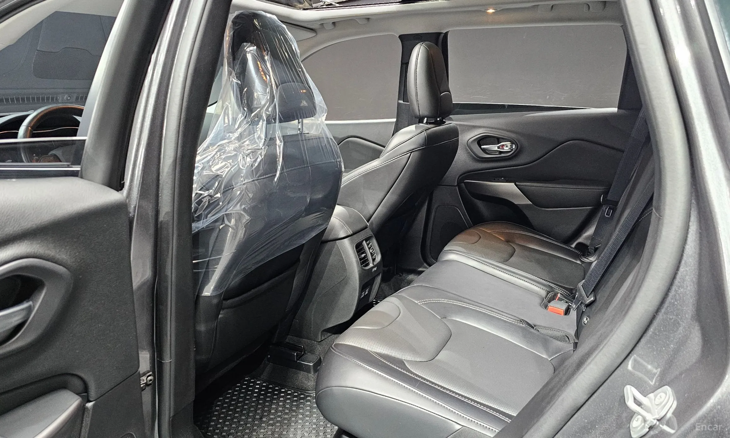 Jeep Cherokee (KL) превью 12