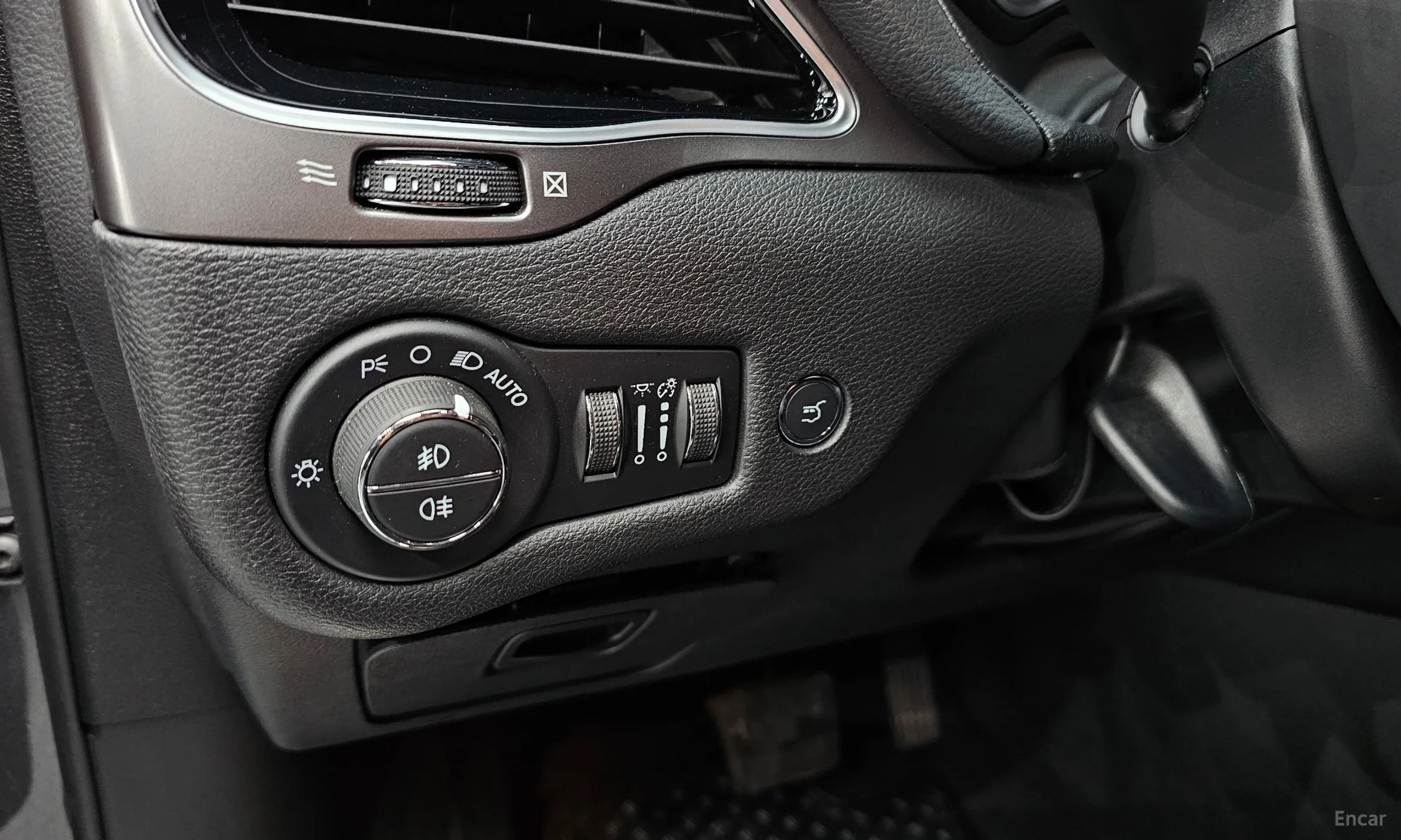 Jeep Cherokee (KL) превью 16