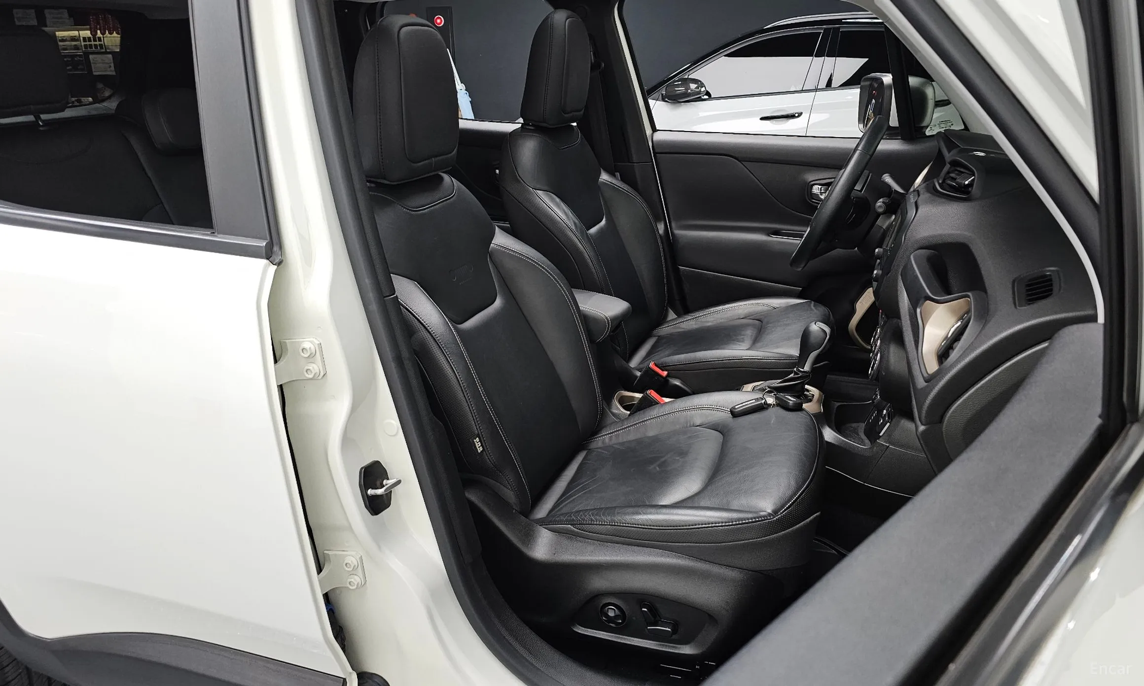 Jeep Renegade превью 11