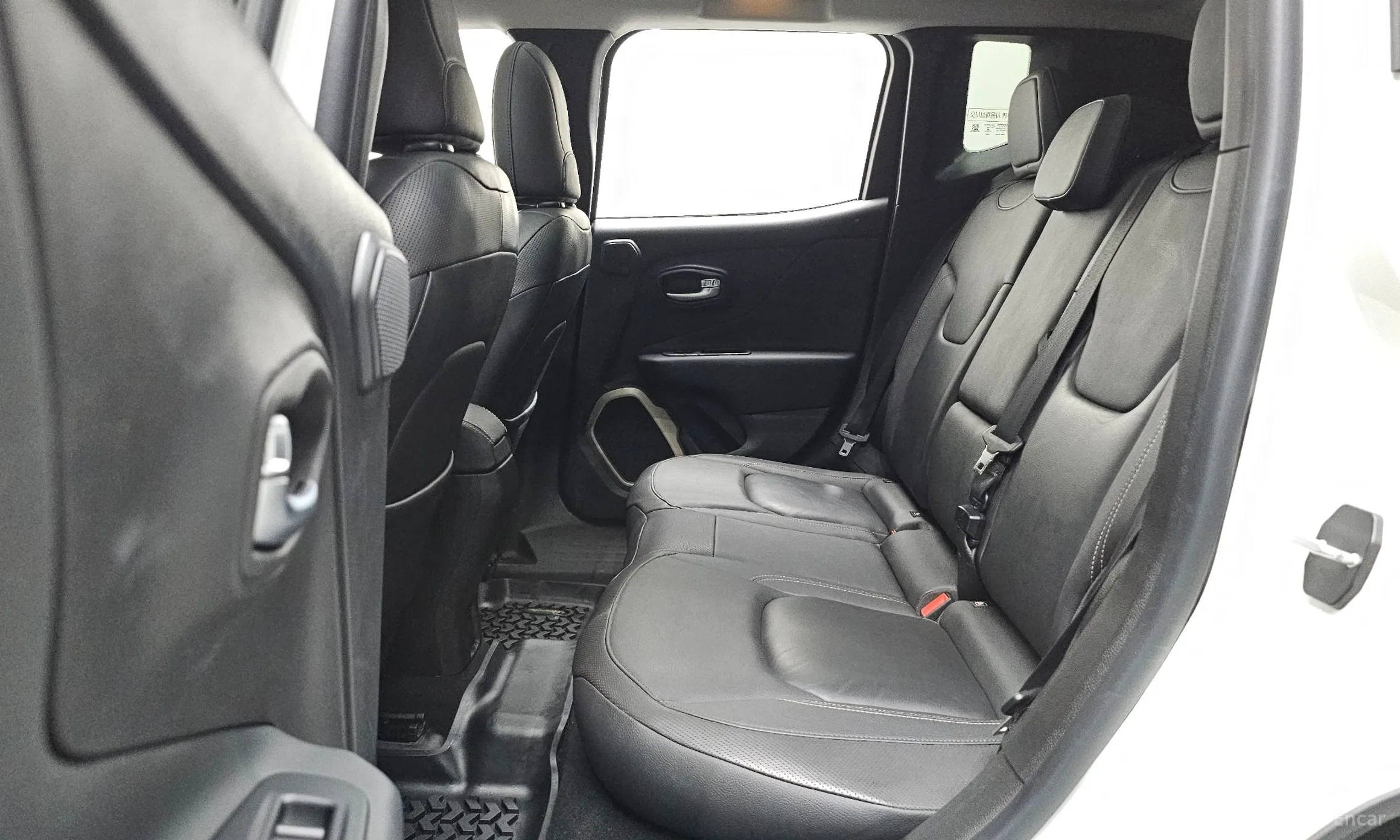 Jeep Renegade превью 12