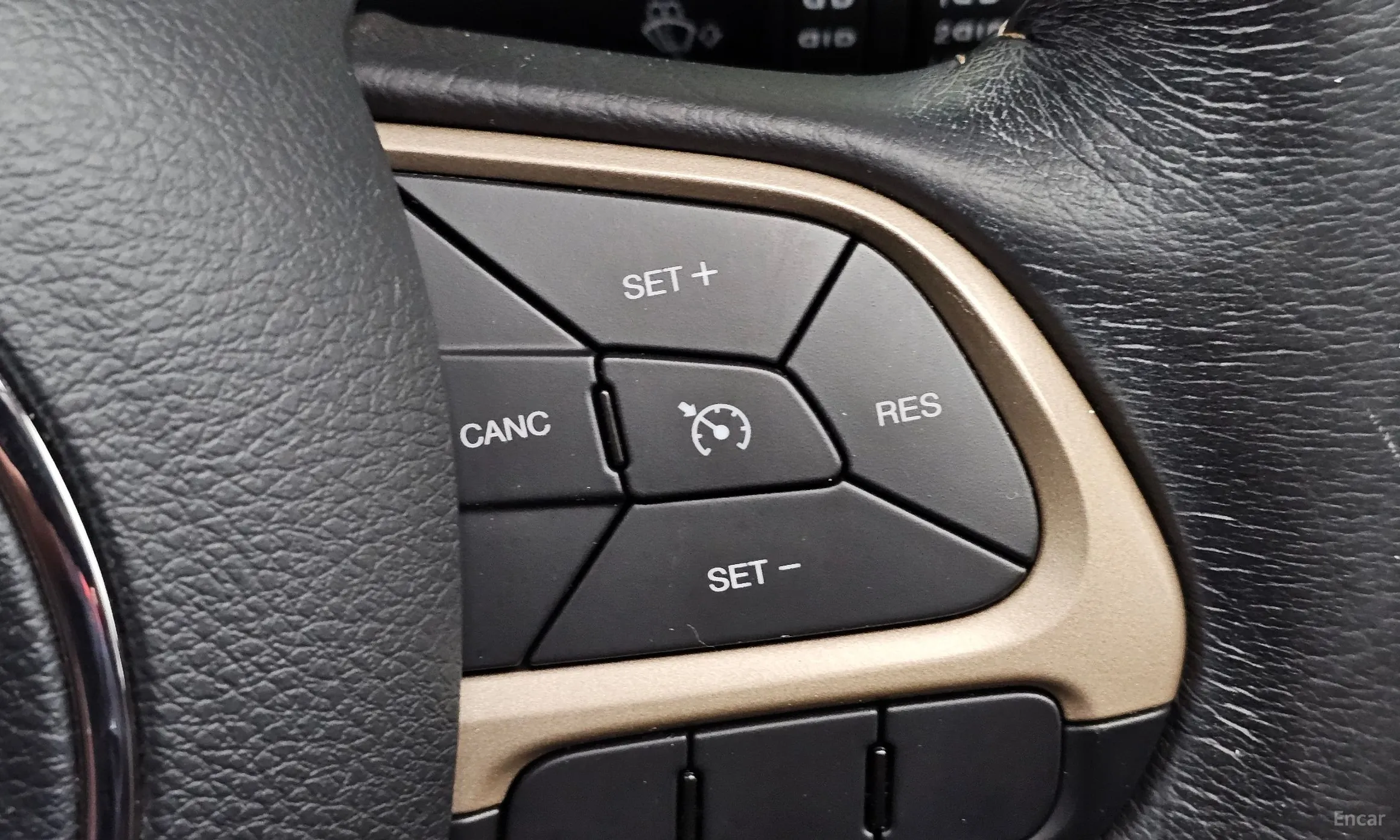 Jeep Renegade превью 18
