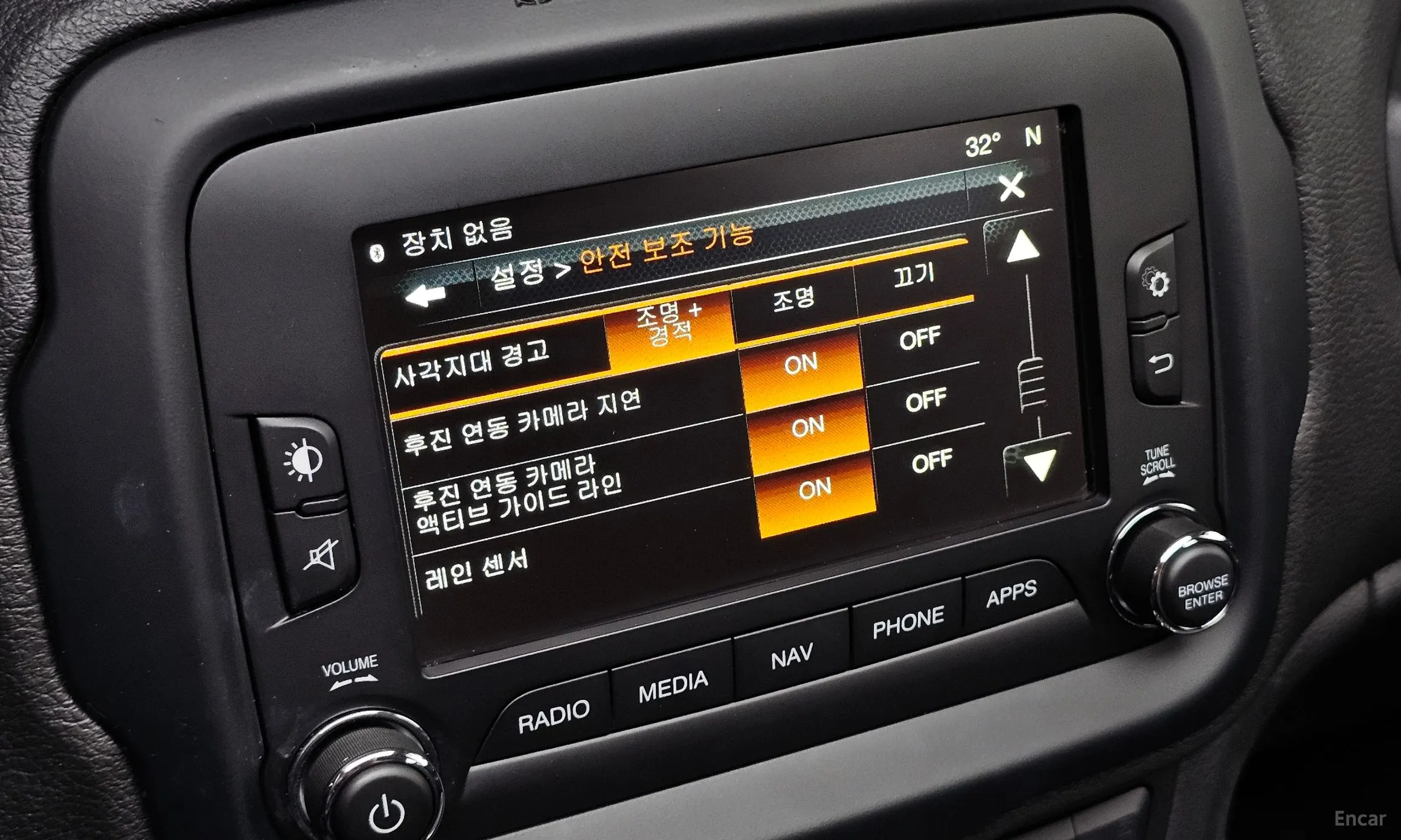 Jeep Renegade превью 19