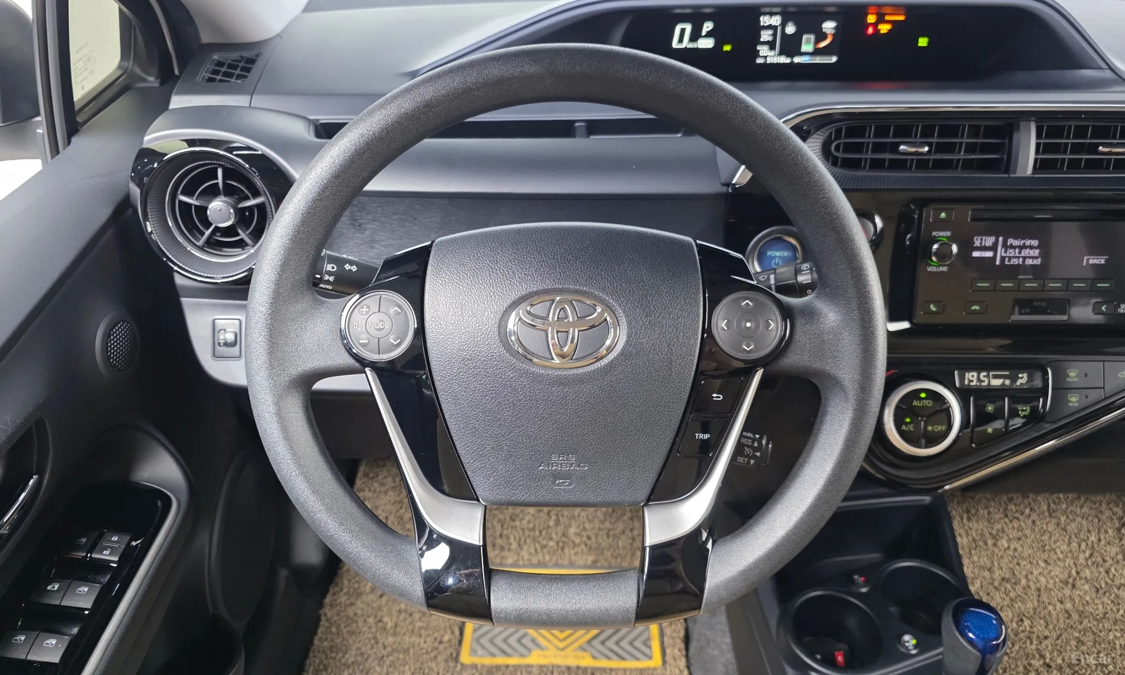 Toyota Prius C превью 13