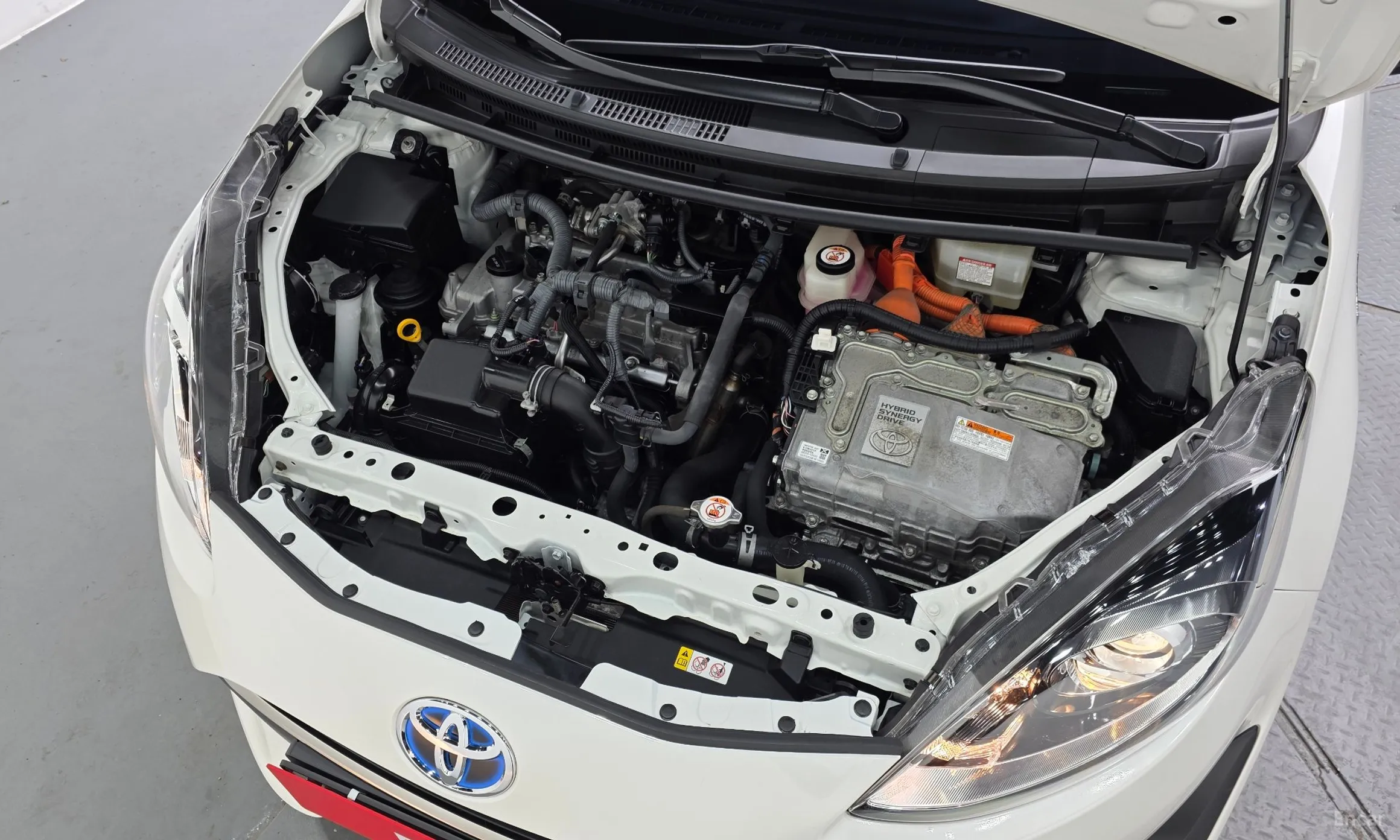 Toyota Prius C превью 6