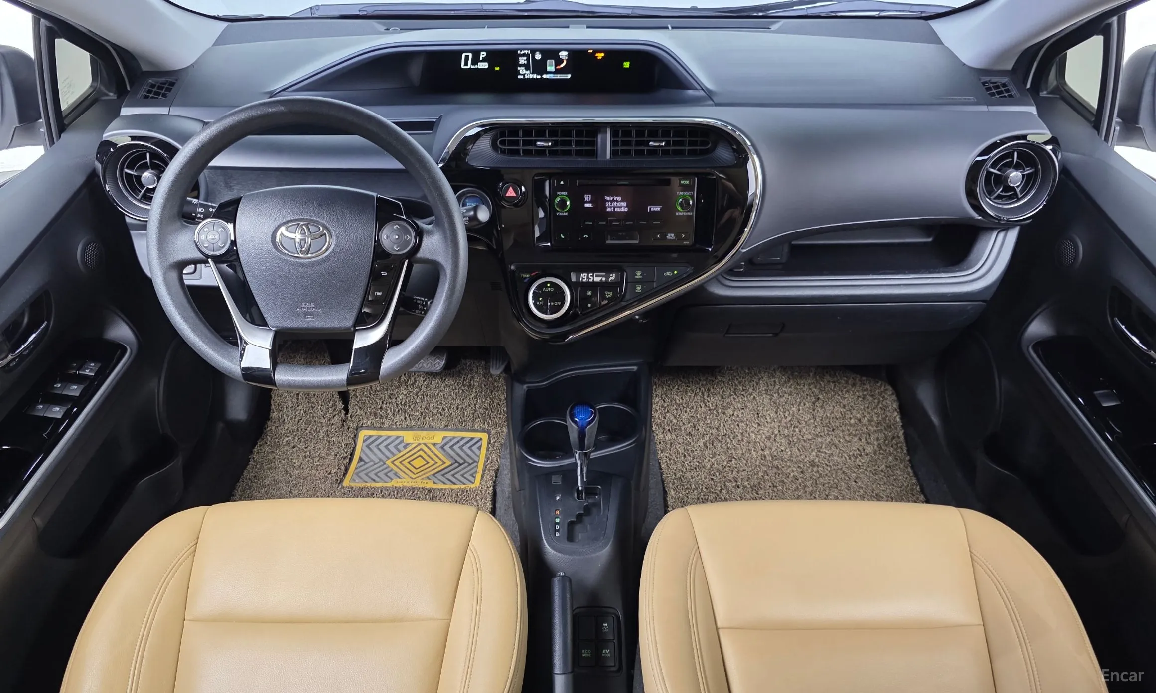 Toyota Prius C превью 7
