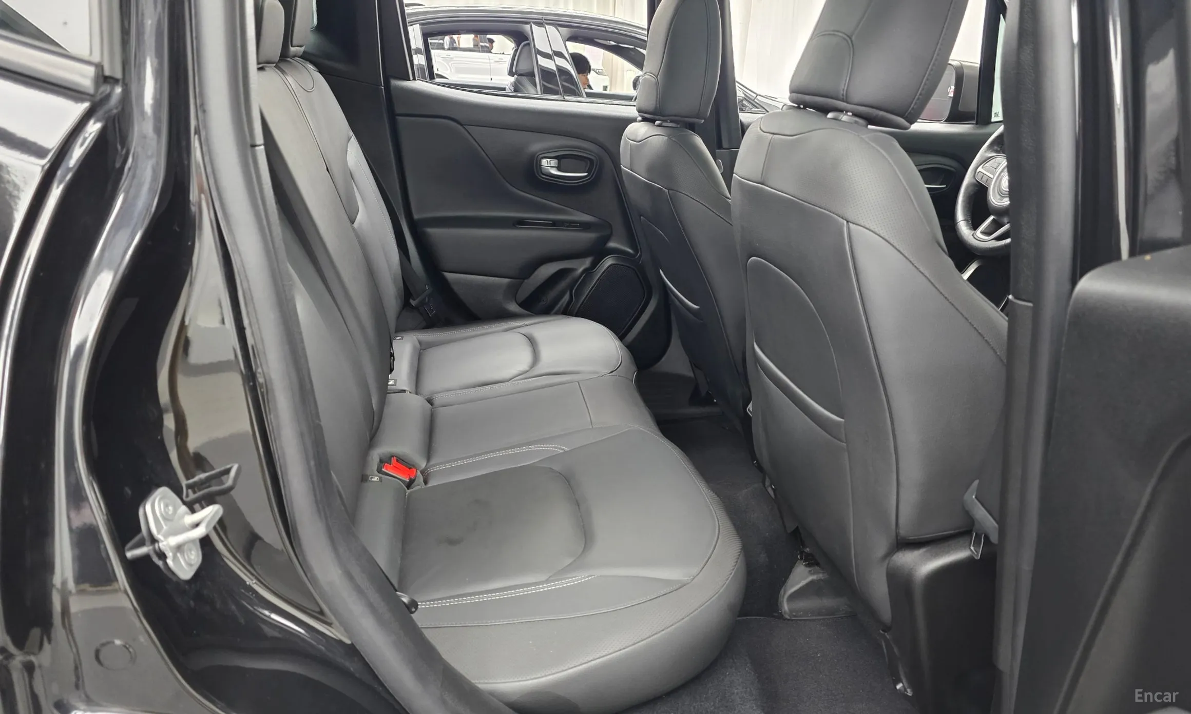 Jeep Renegade превью 11