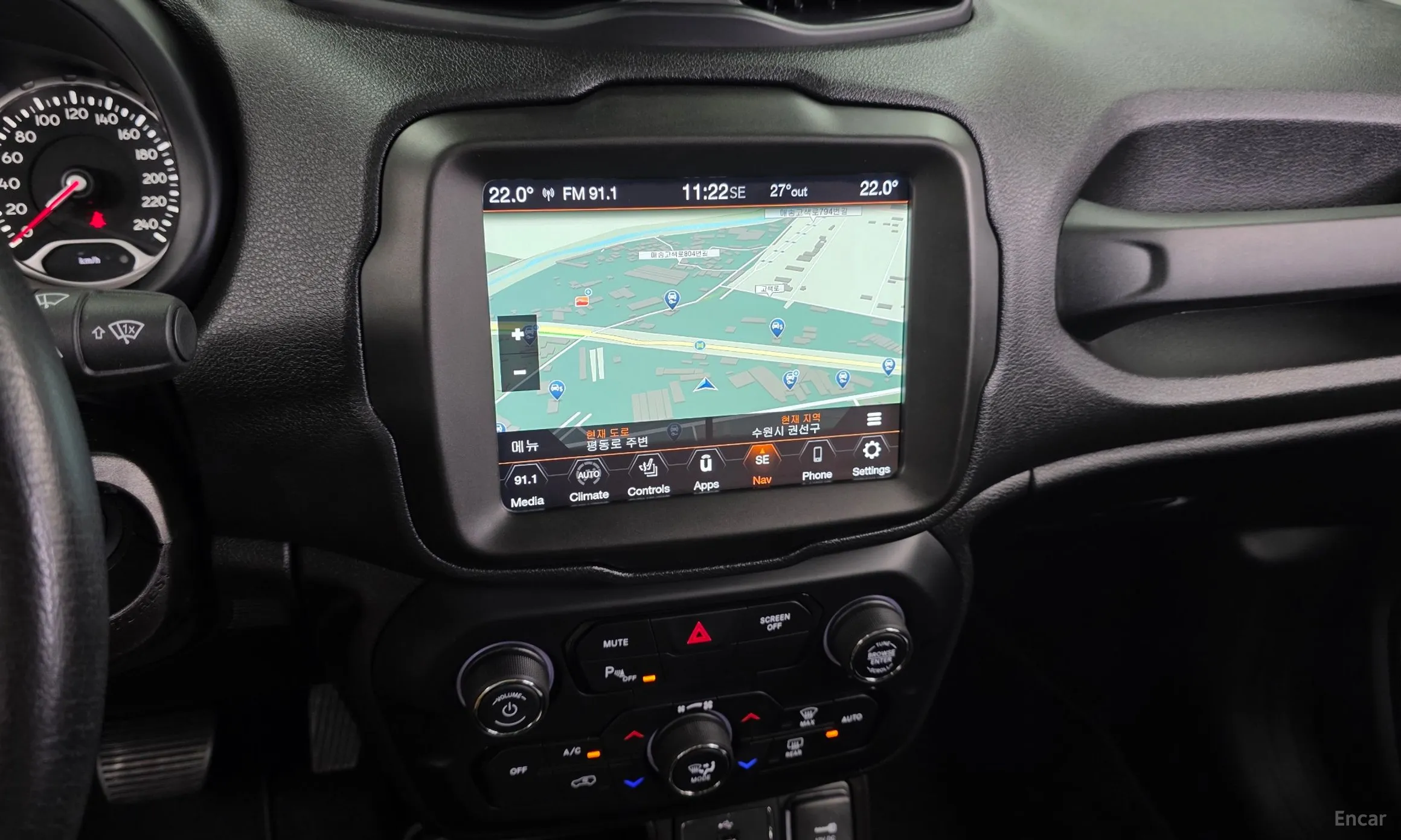 Jeep Renegade превью 13