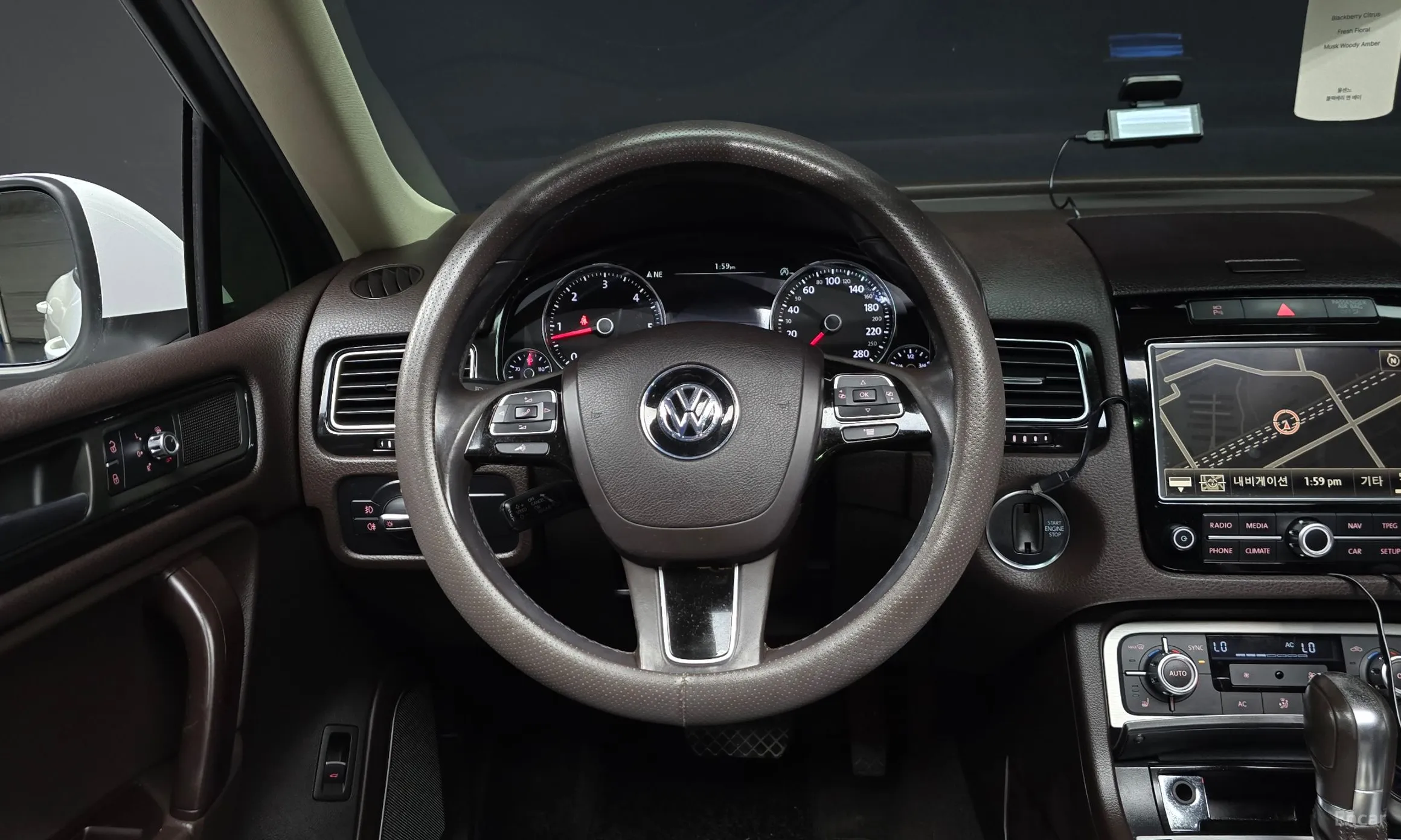 Volkswagen New Touareg превью 12