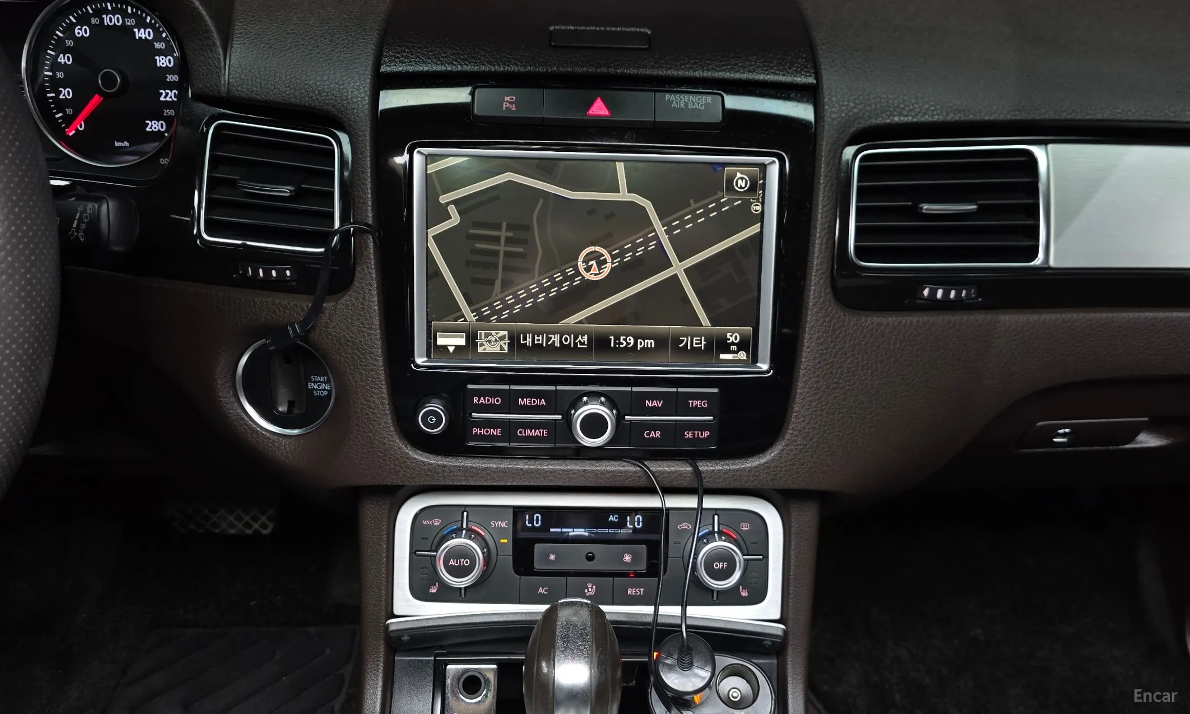Volkswagen New Touareg превью 13