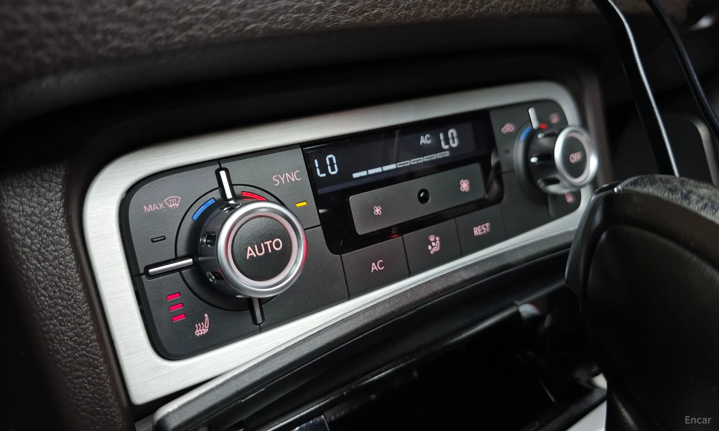 Volkswagen New Touareg превью 17