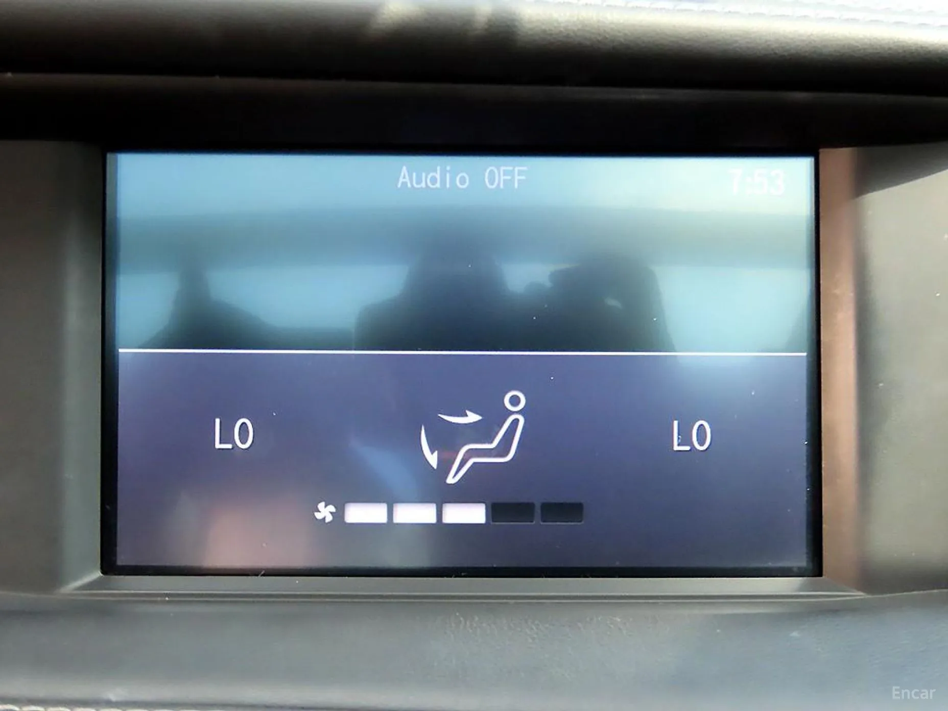 Infiniti Q30 превью 14