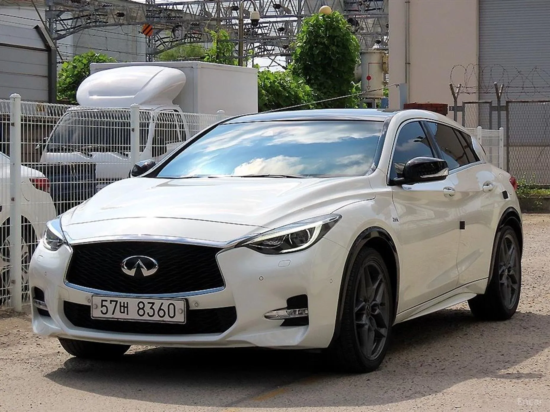 Infiniti Q30