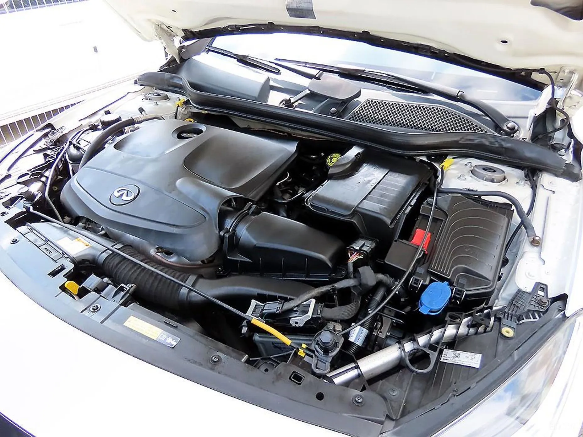 Infiniti Q30 превью 19