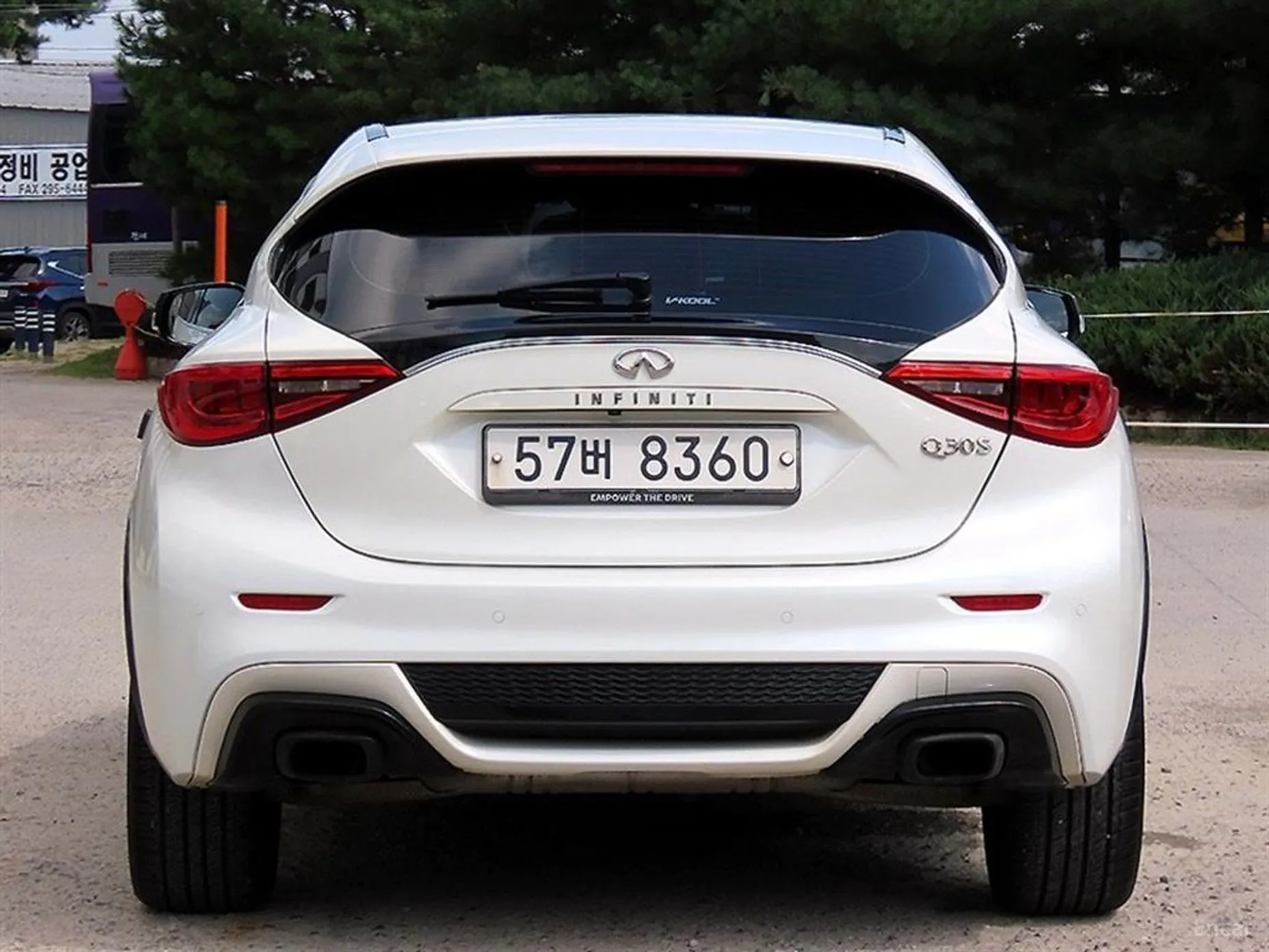 Infiniti Q30 превью 4