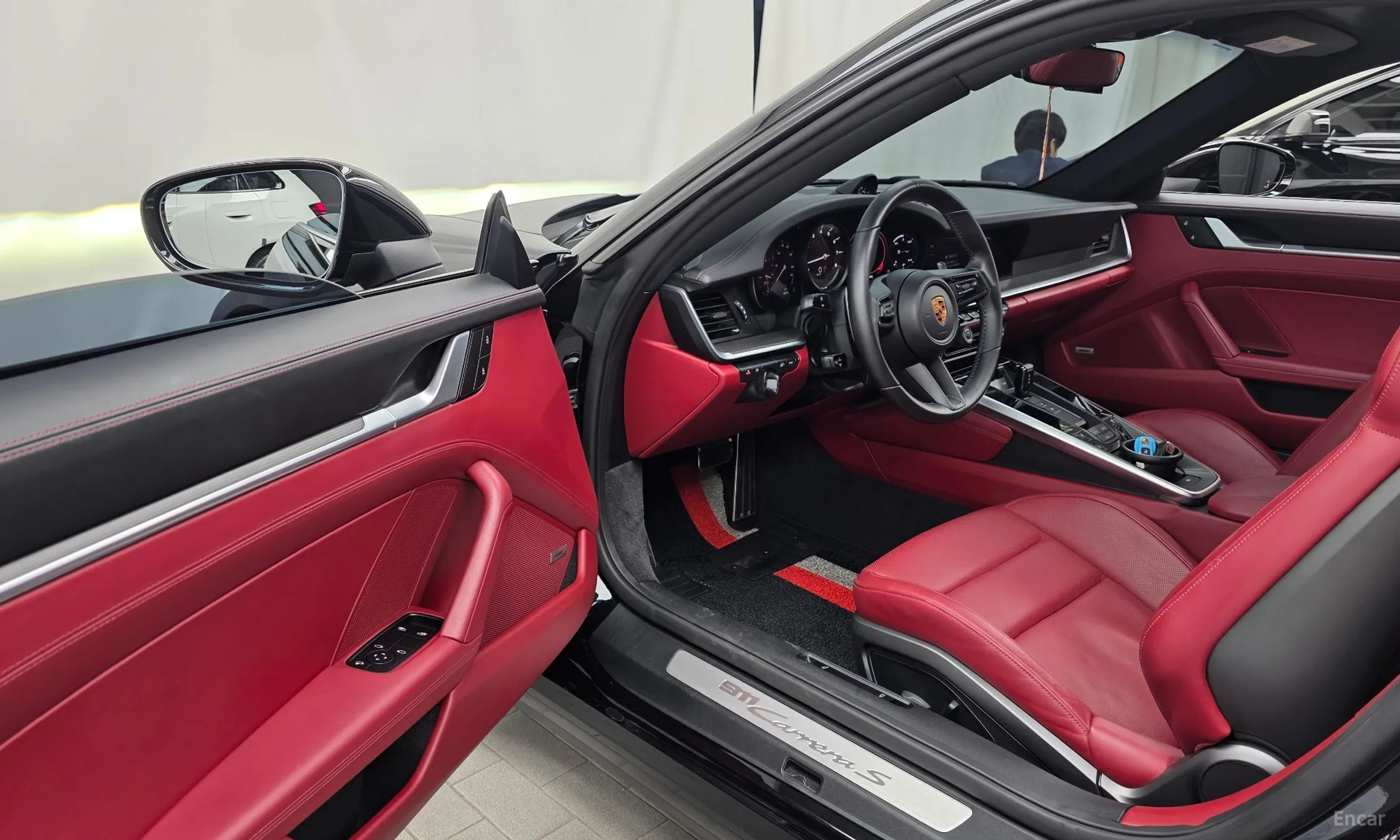 Porsche 911 (992) превью 10