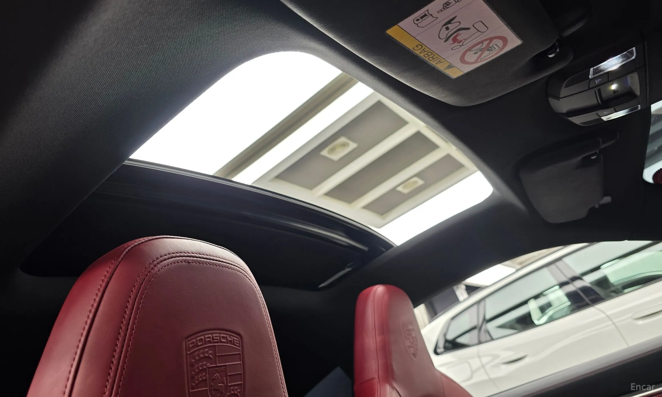 Porsche 911 (992) превью 17