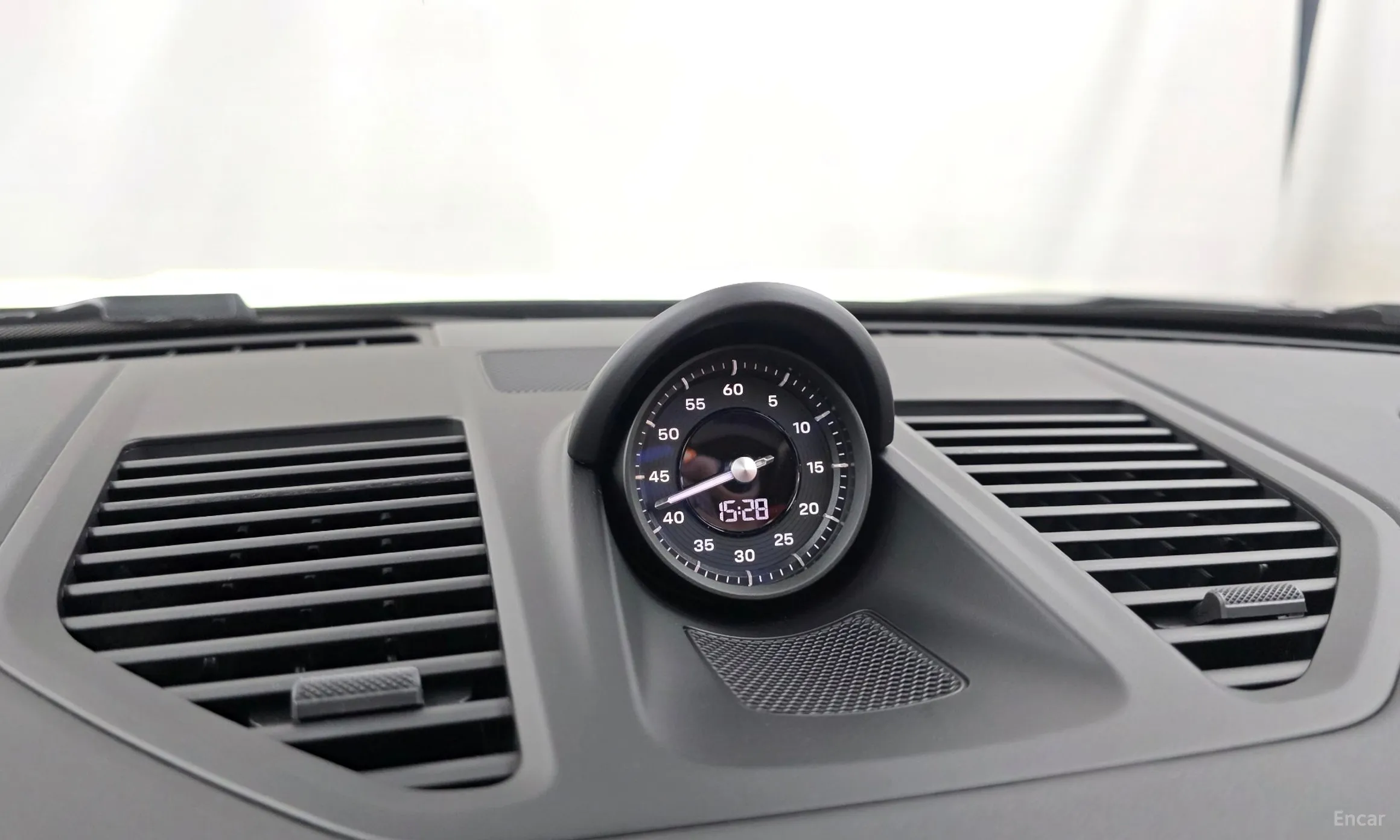 Porsche 911 (992) превью 18
