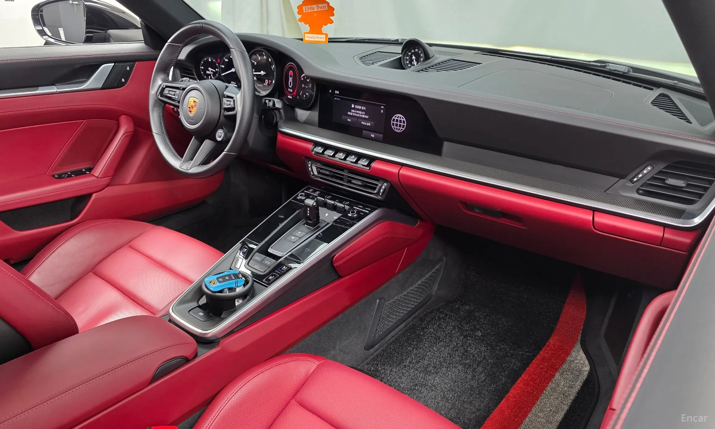 Porsche 911 (992) превью 7