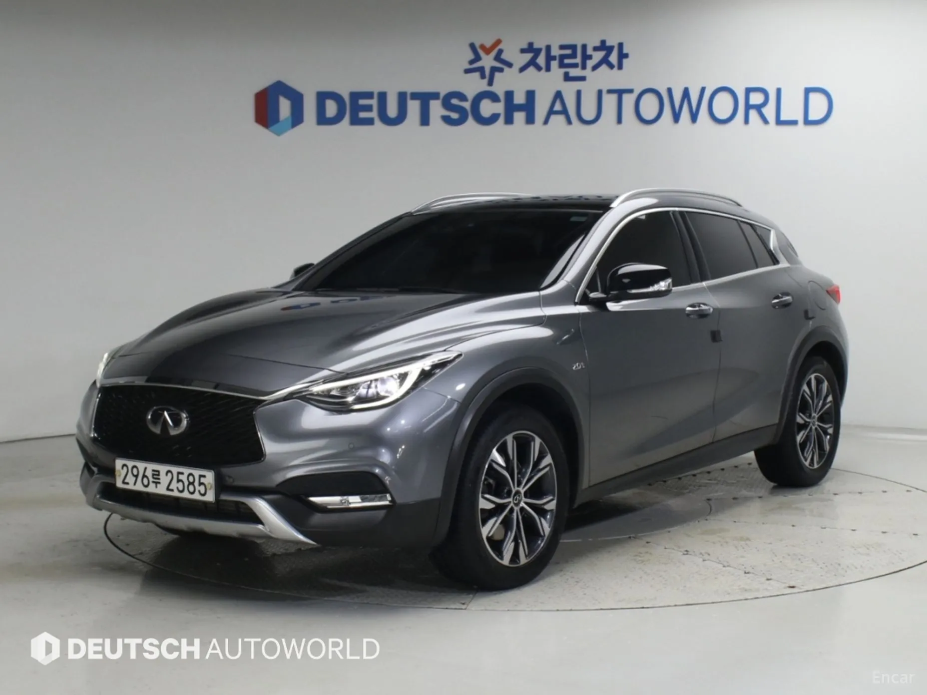 Infiniti QX30