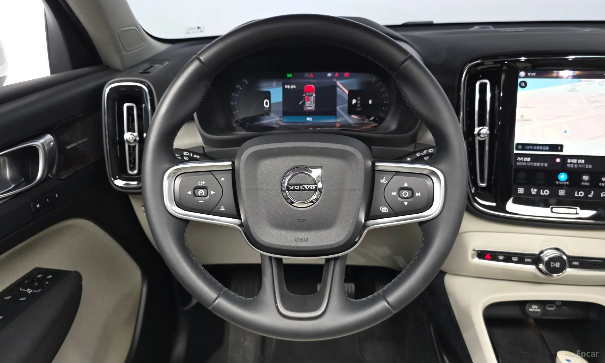 Volvo XC40 превью 12