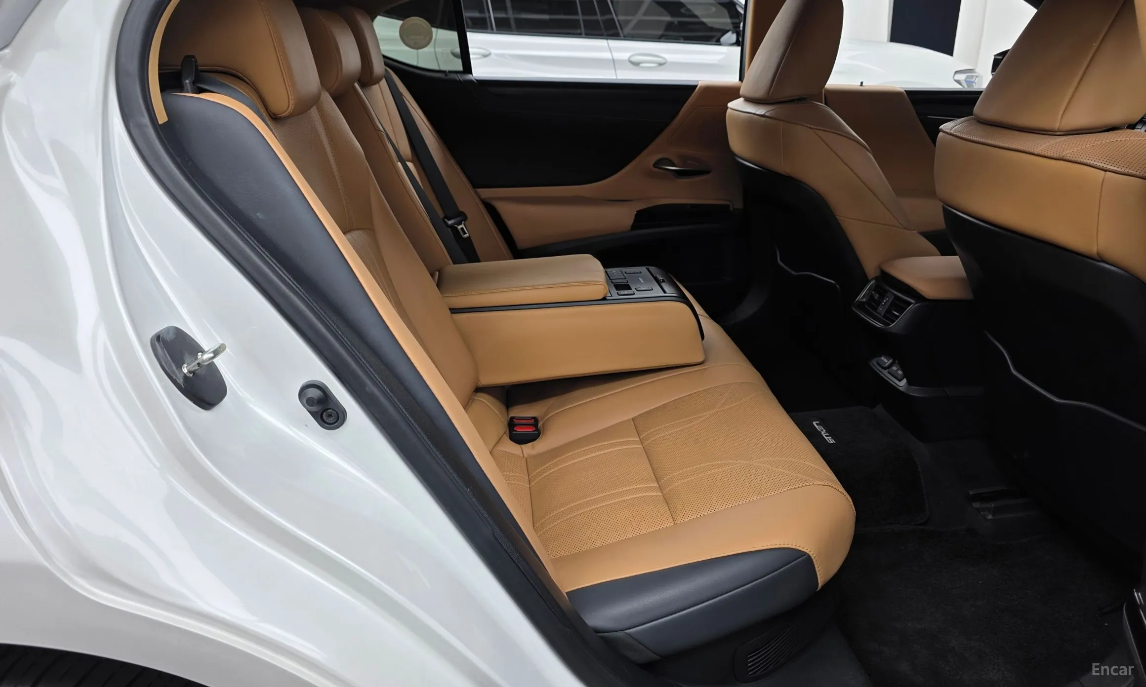 Lexus ES300h 7th Generation превью 11
