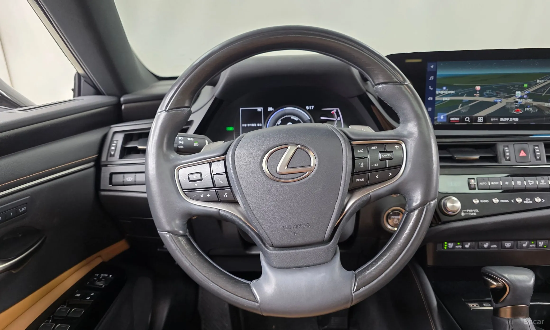 Lexus ES300h 7th Generation превью 12