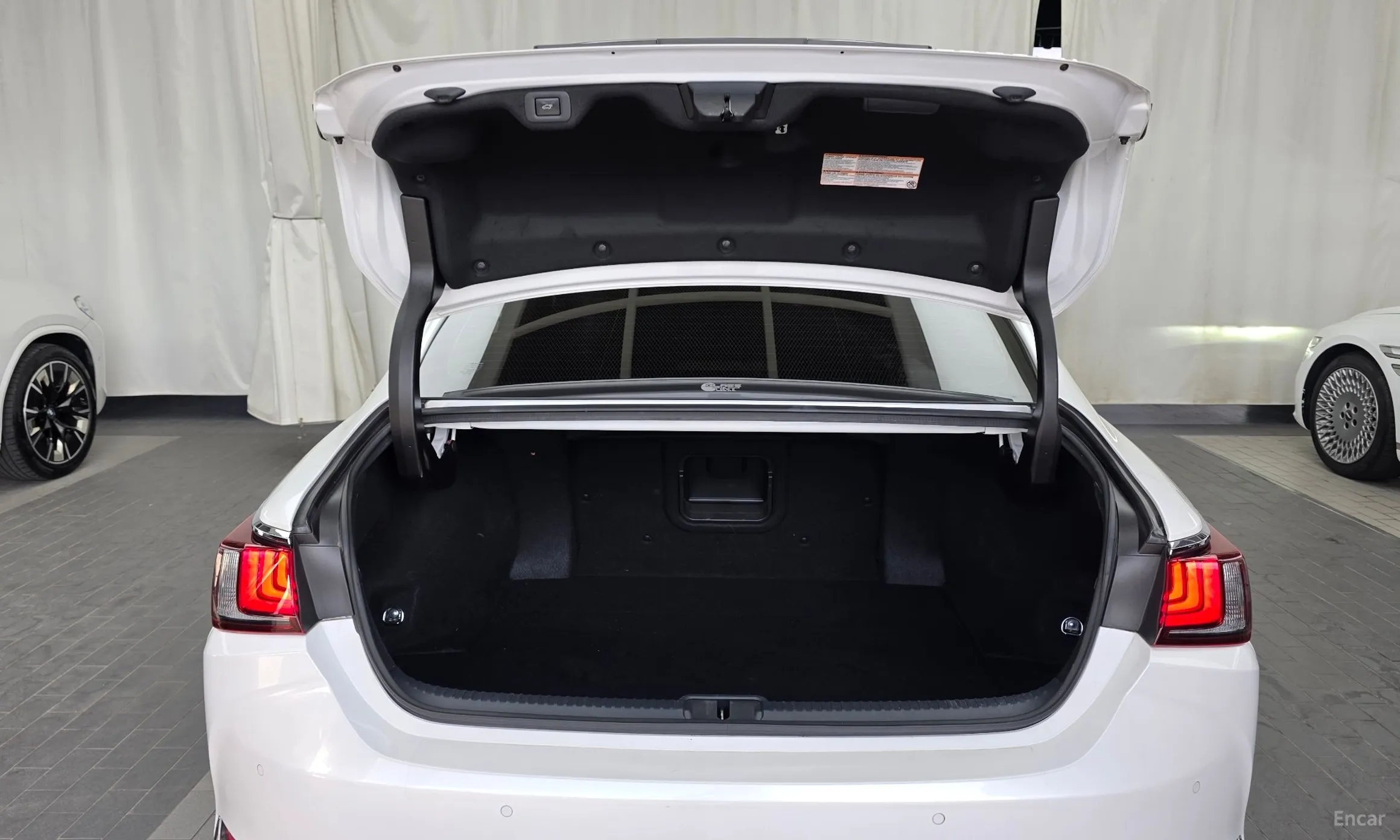 Lexus ES300h 7th Generation превью 20