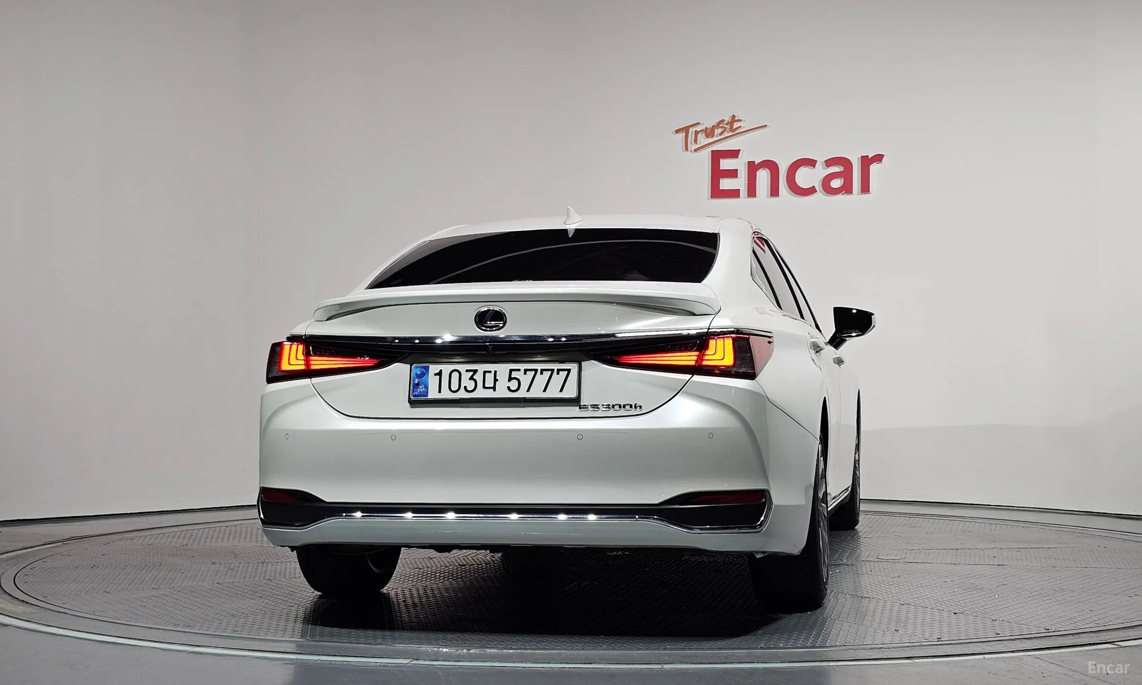 Lexus ES300h 7th Generation превью 4