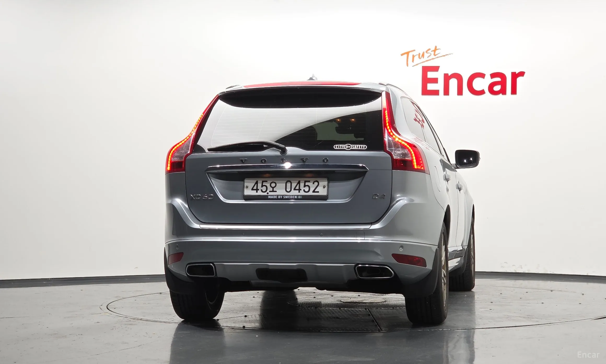 Volvo XC60 превью 4