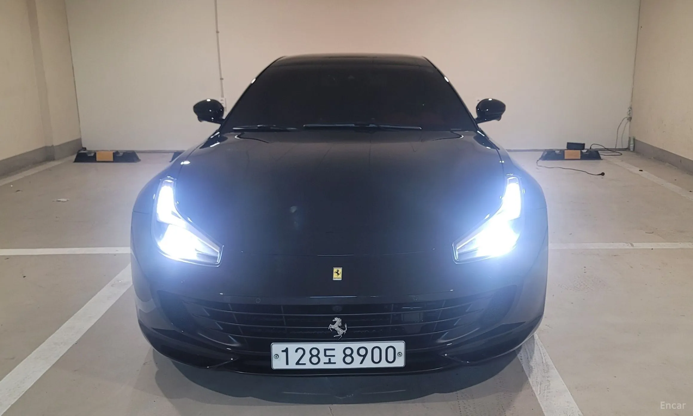 Ferrari GTC4 Rousseau