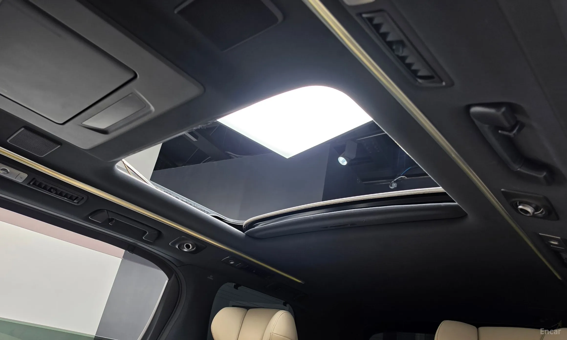 Toyota Alphard превью 16