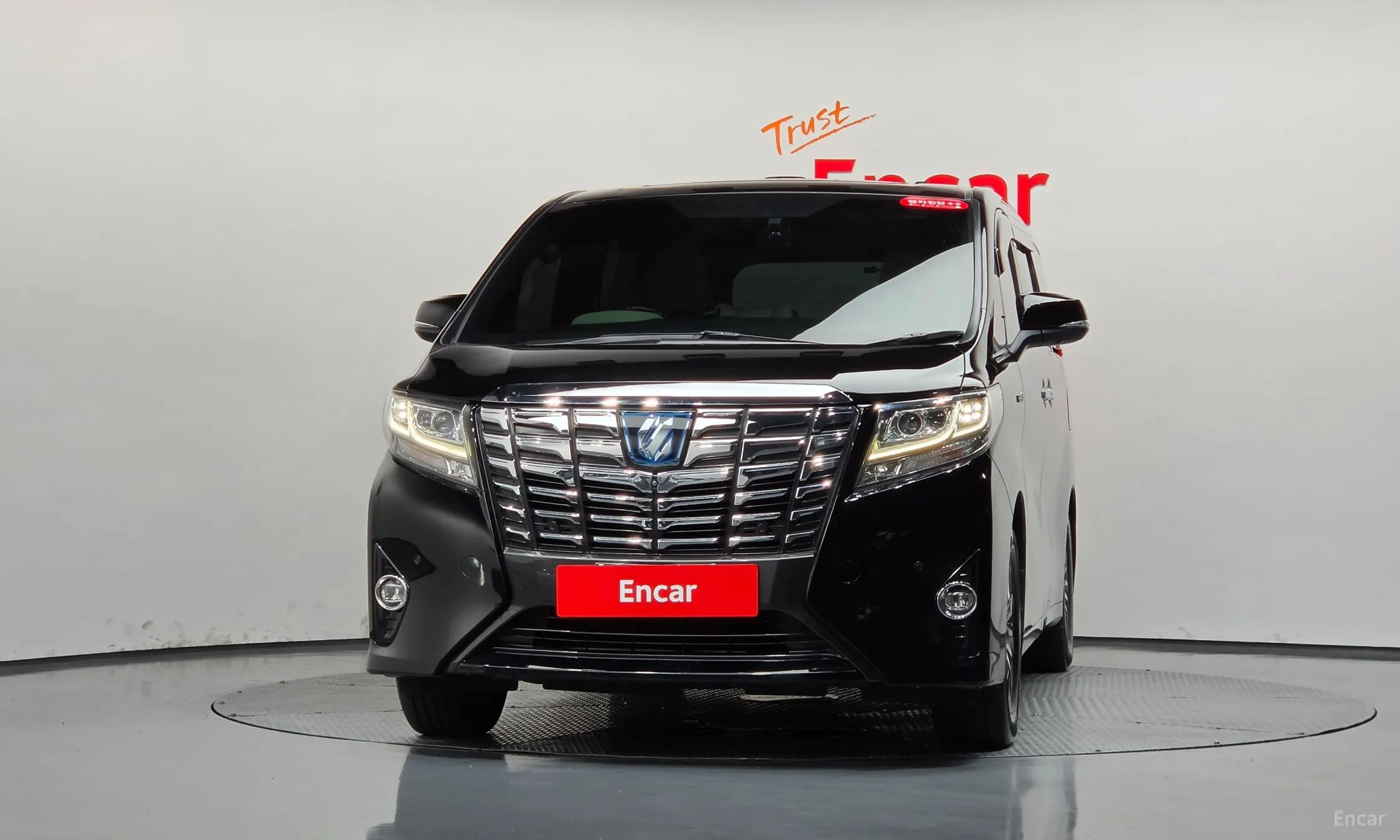 Toyota Alphard превью 3