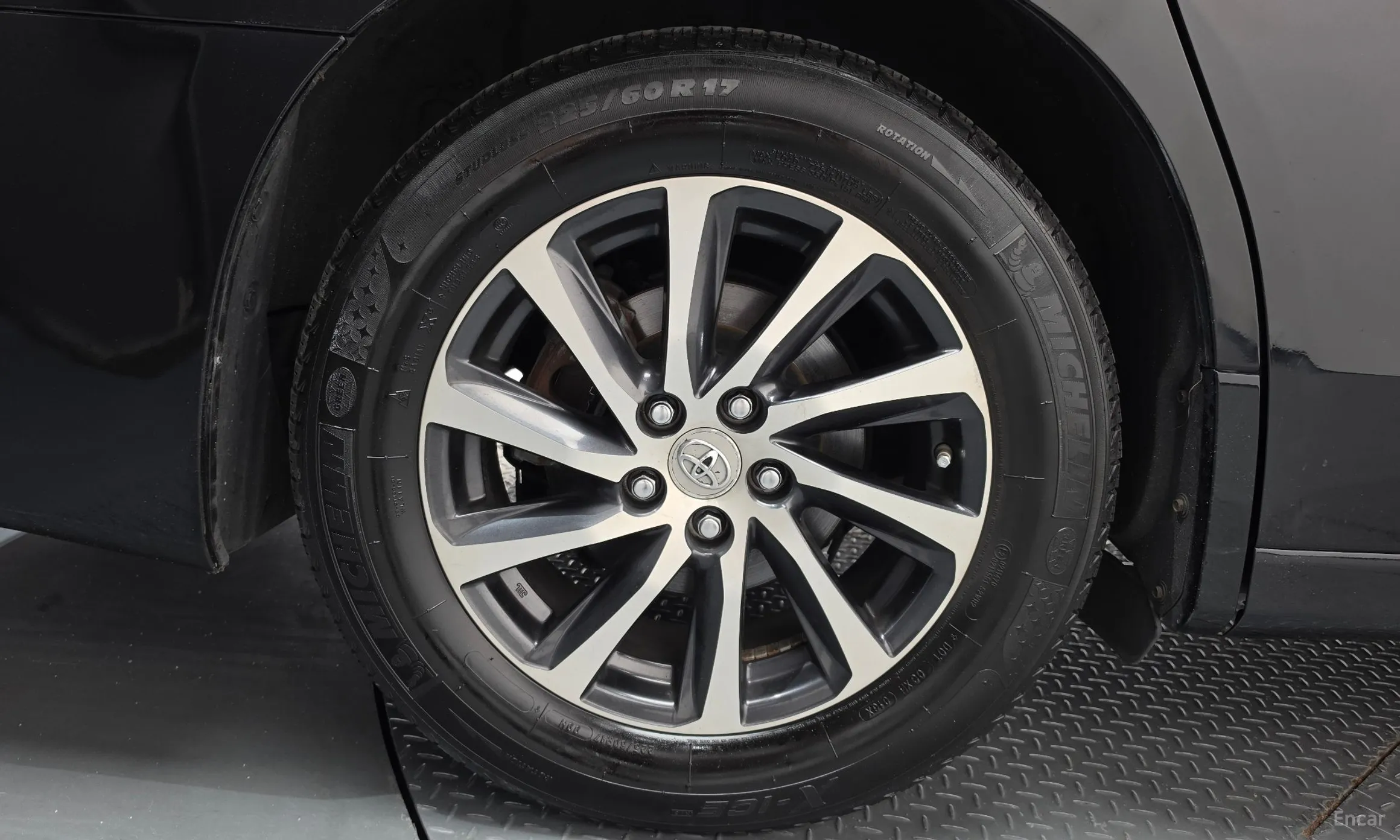 Toyota Alphard превью 5