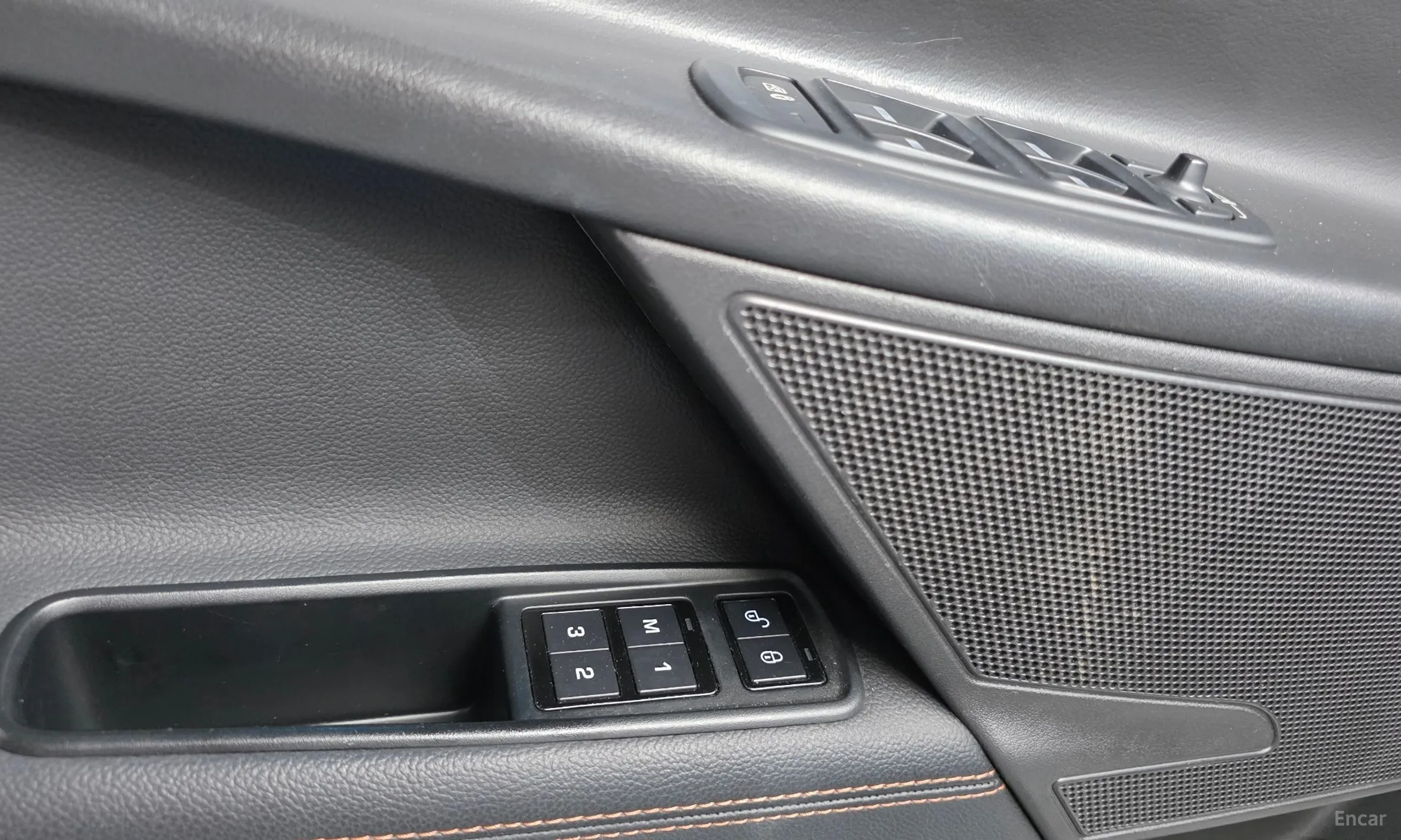 Jaguar XE превью 11