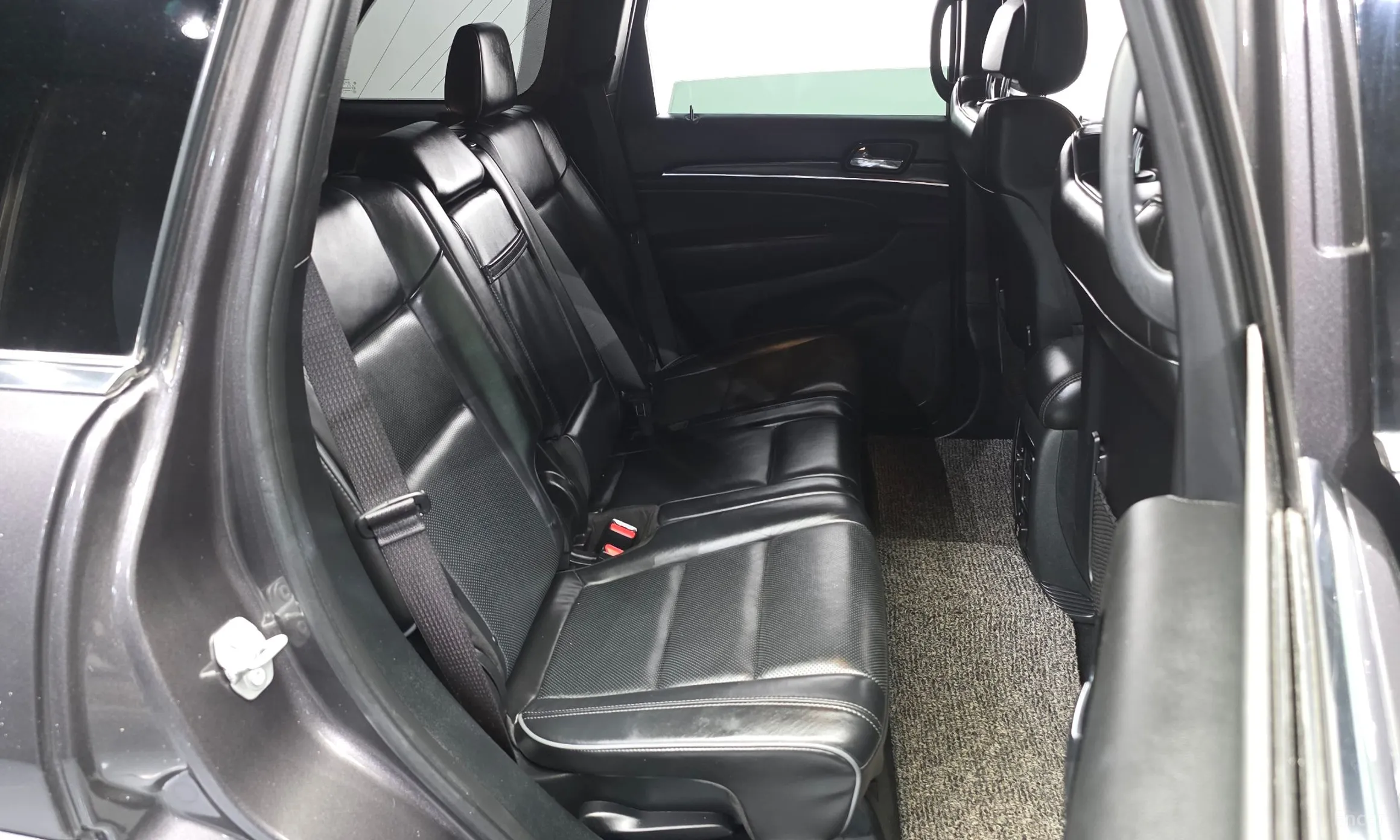 Jeep Grand Cherokee превью 12