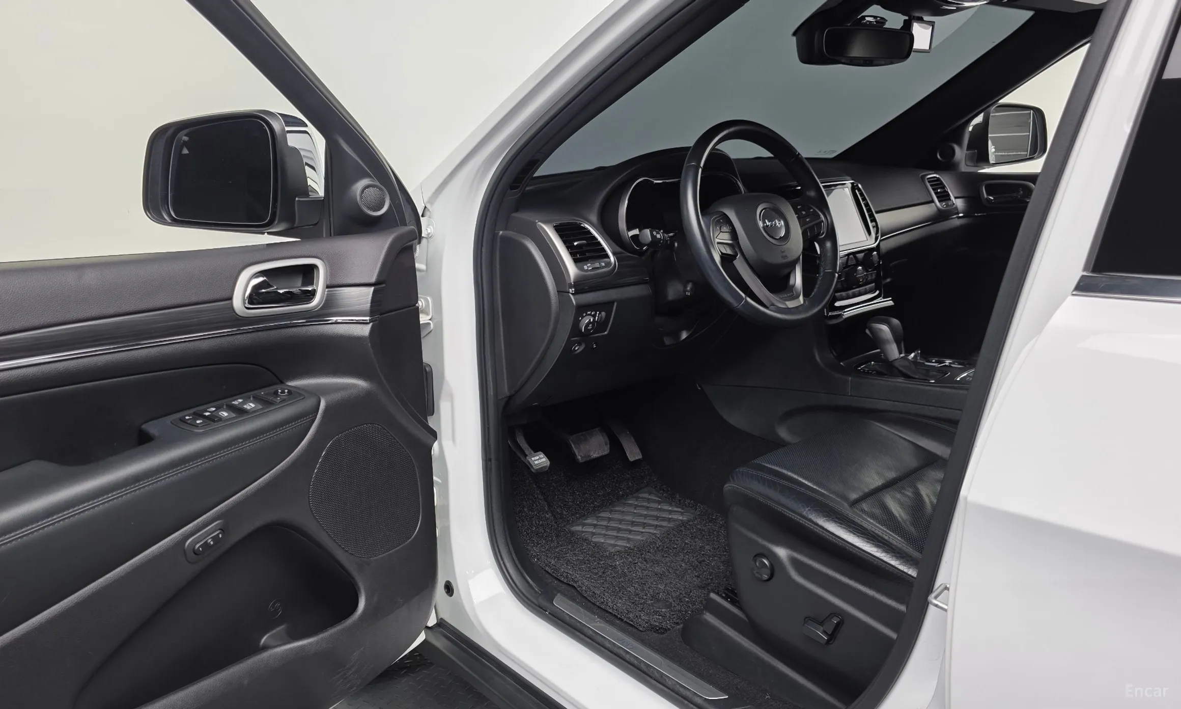 Jeep Grand Cherokee превью 10