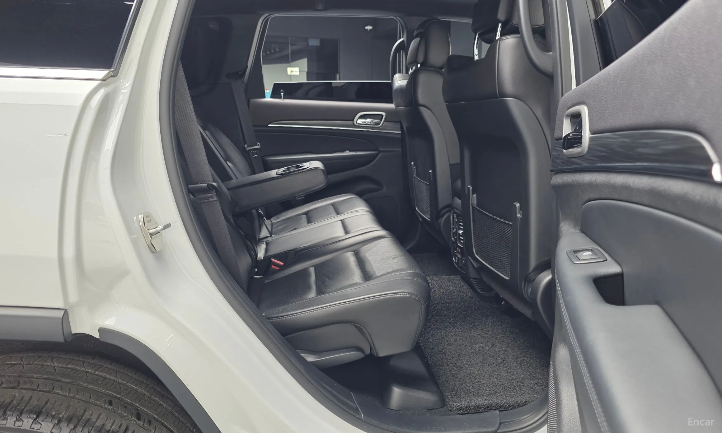 Jeep Grand Cherokee превью 12