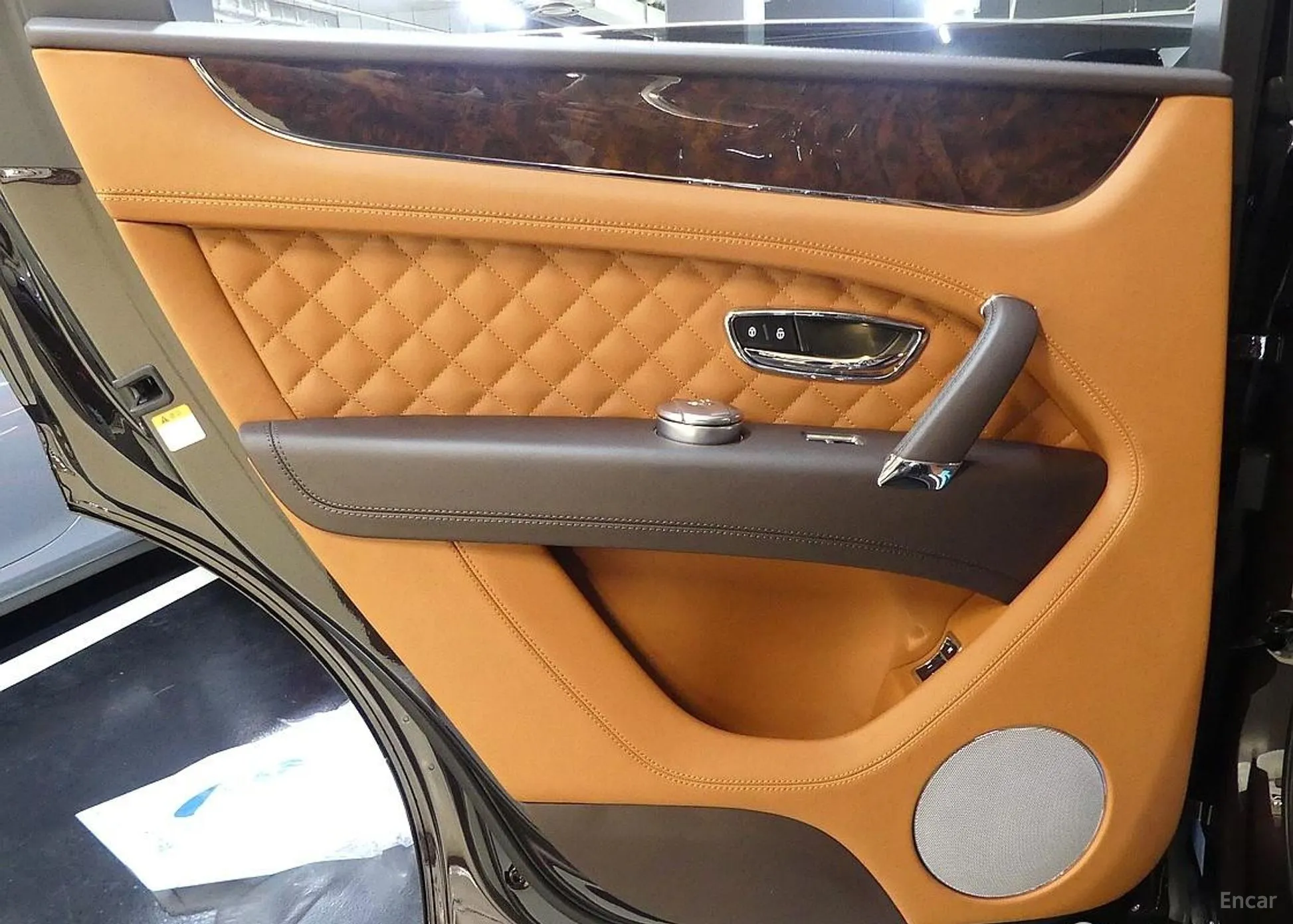 Bentley Bentayga превью 17