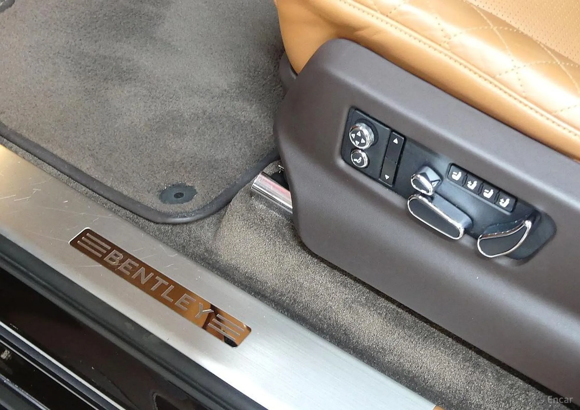 Bentley Bentayga превью 20