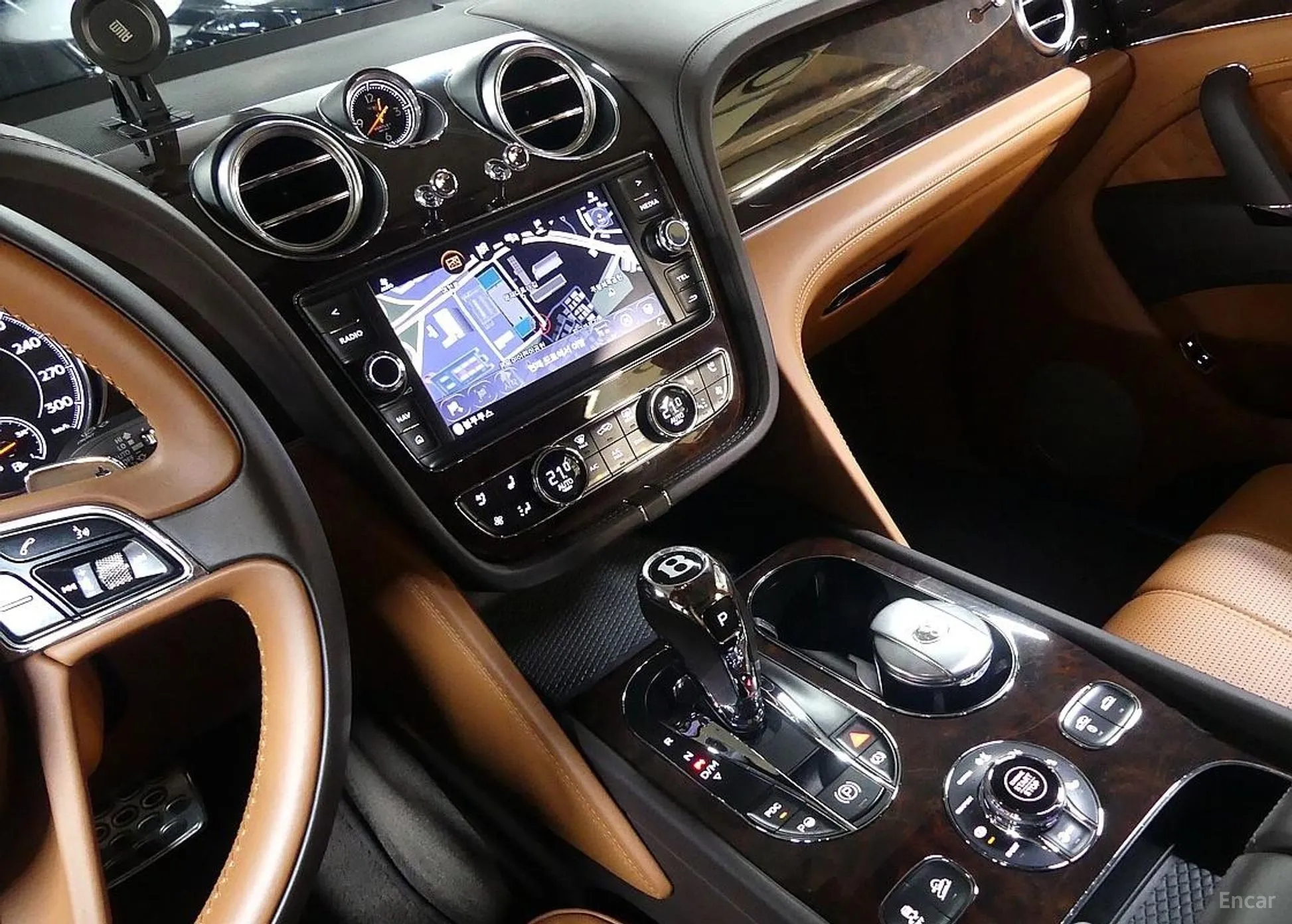 Bentley Bentayga превью 9