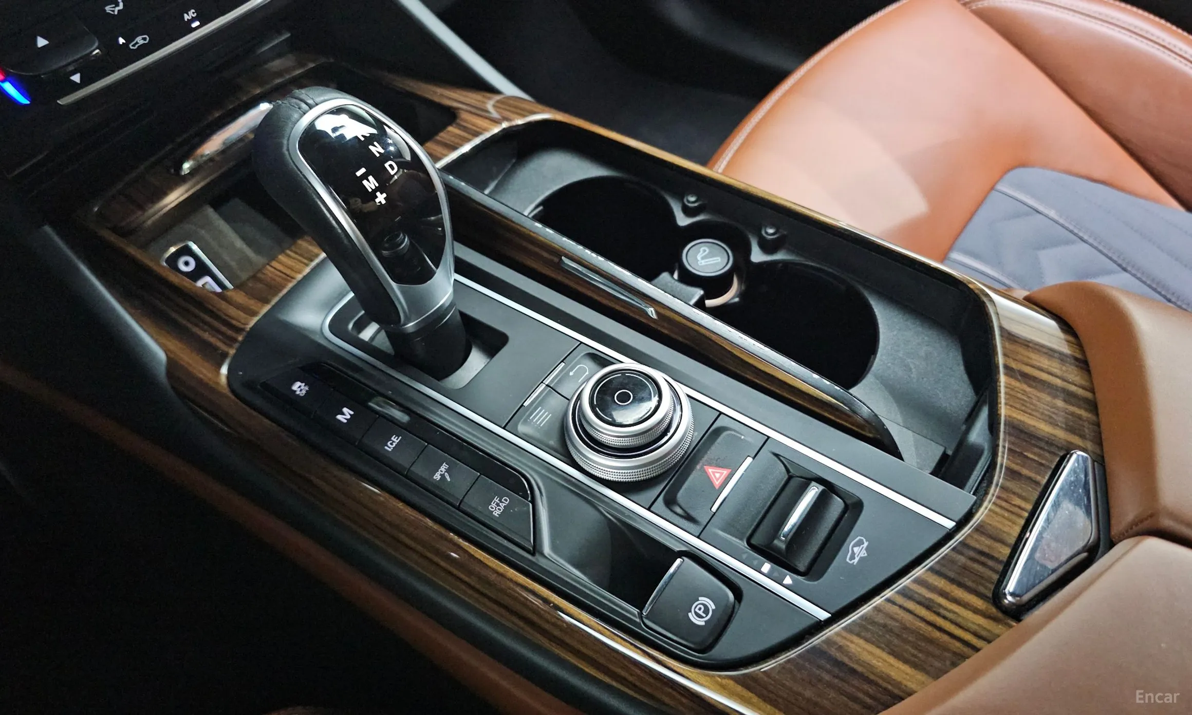 Maserati Levante превью 9